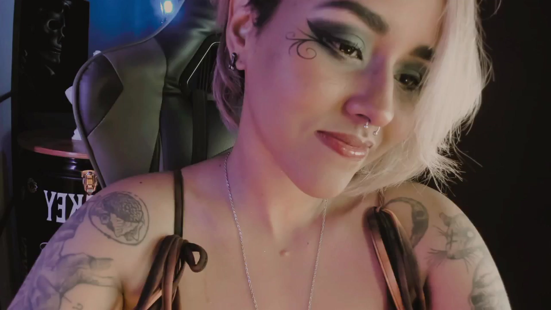 Gallery image thumbnail from AbraxxysRadio's myfreecams stream on, 05/02/2025, 02:46 image 8 of 20