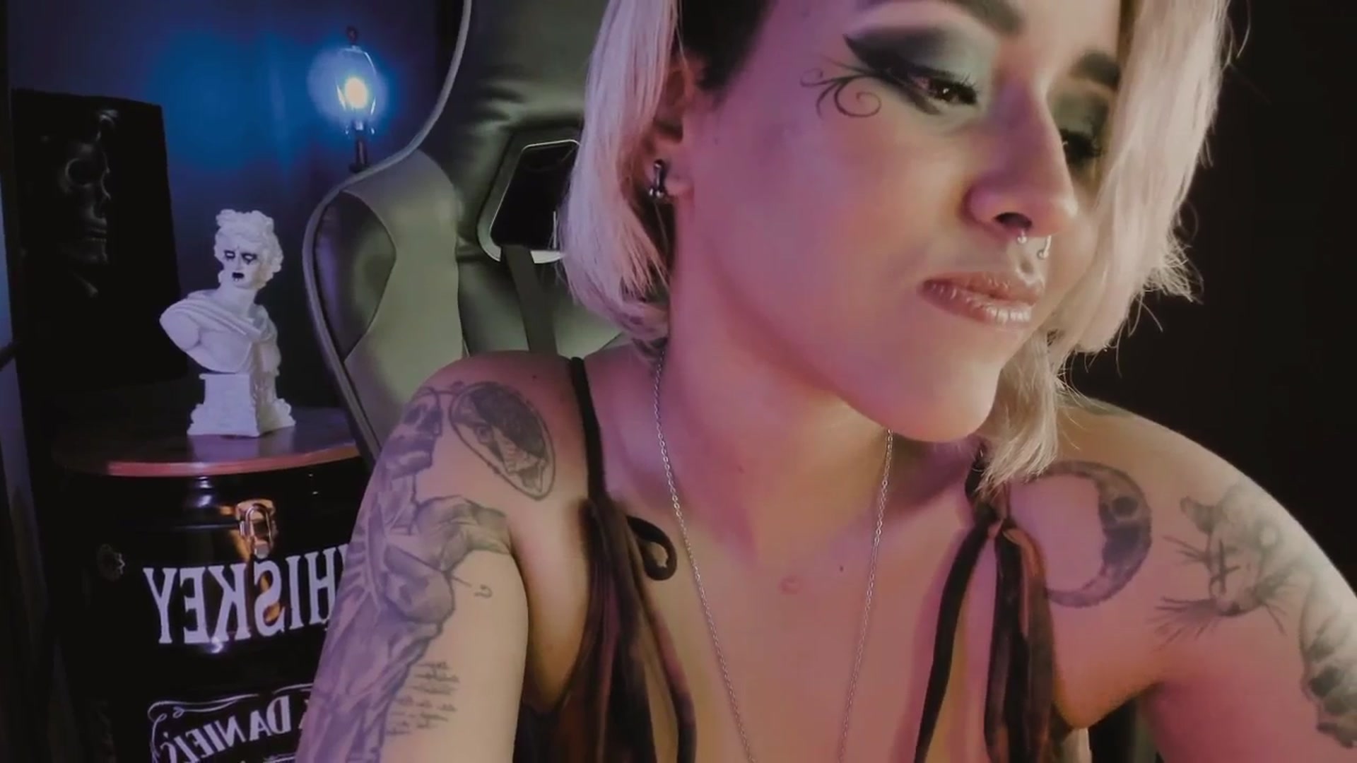 Gallery image thumbnail from AbraxxysRadio's myfreecams stream on, 05/02/2025, 02:46 image 4 of 20