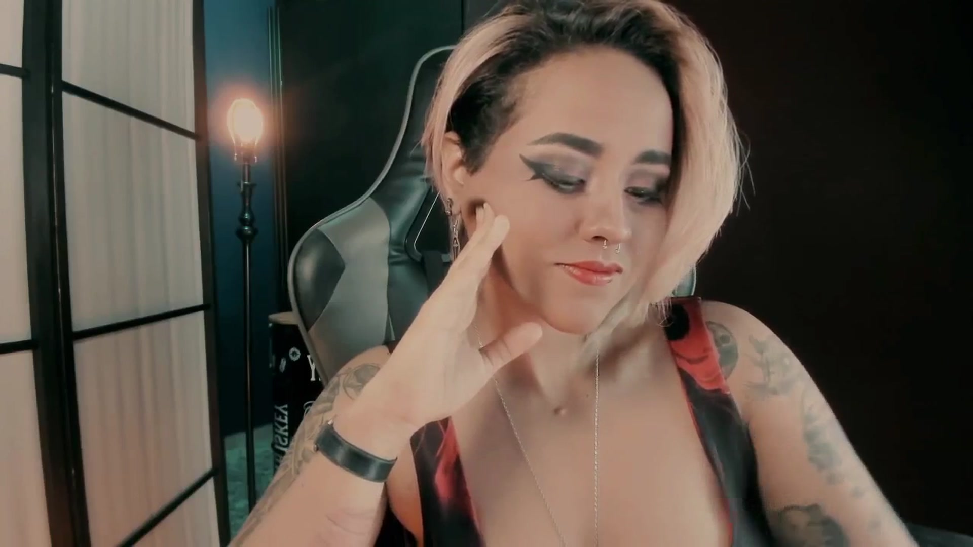Gallery image thumbnail from AbraxxysRadio's myfreecams stream on, 05/07/2025, 23:57 image 20 of 20