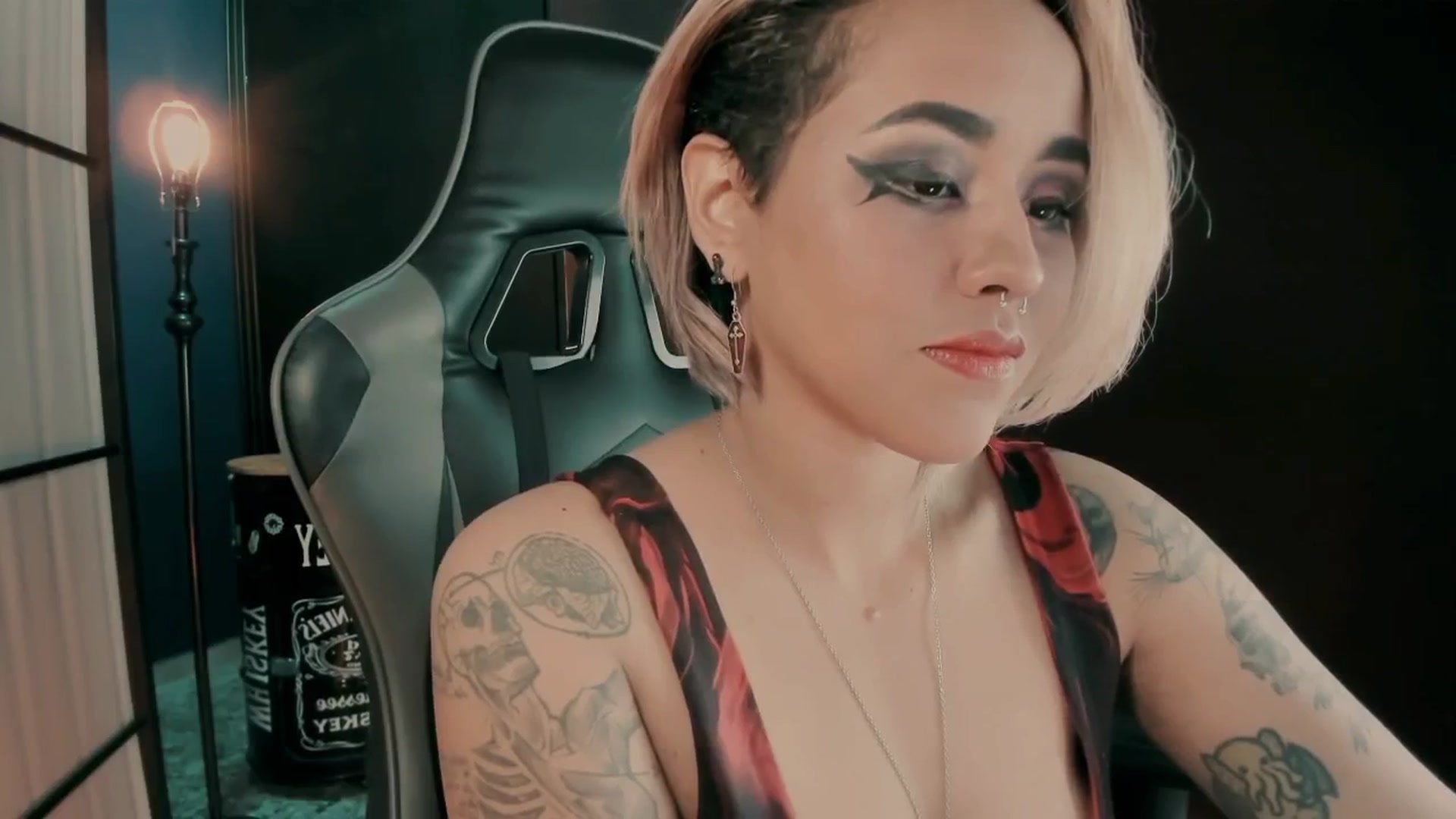 Gallery image thumbnail from AbraxxysRadio's myfreecams stream on, 05/07/2025, 23:57 image 18 of 20