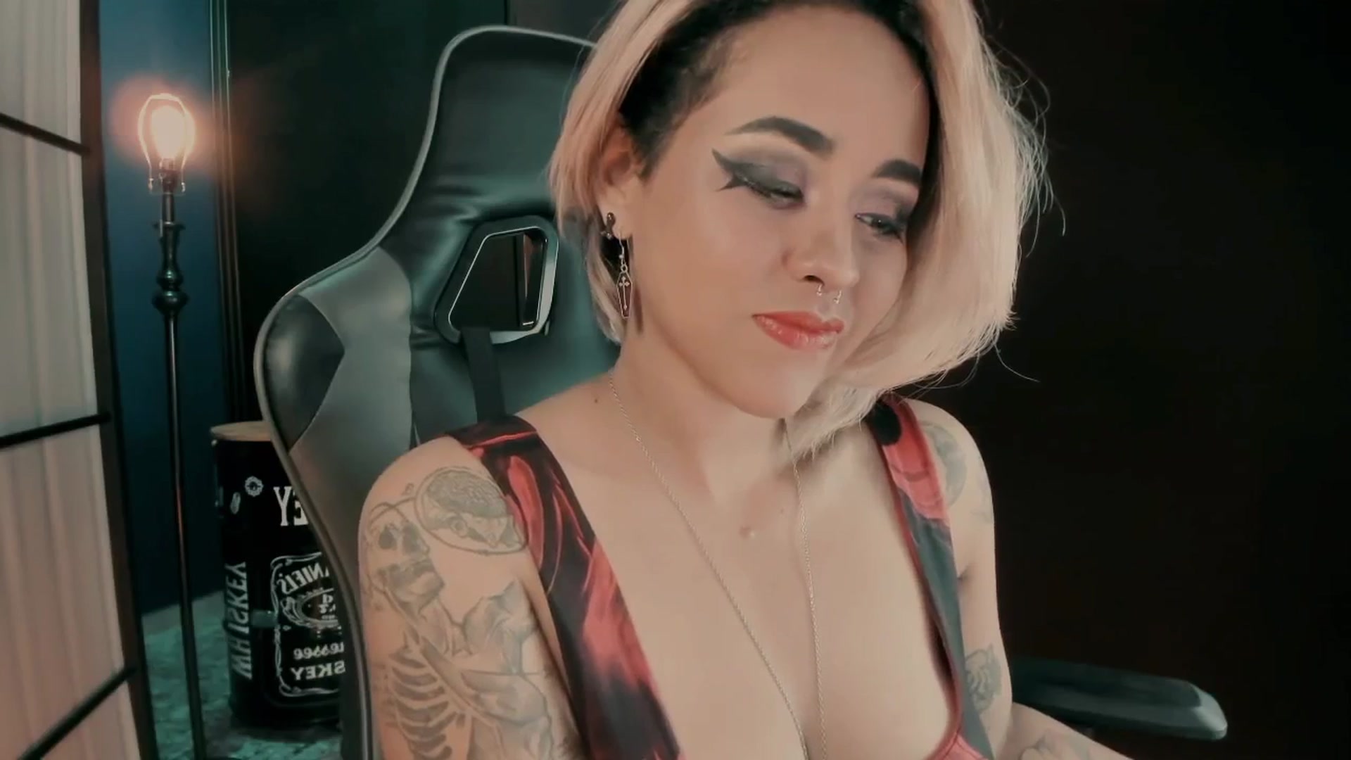 Gallery image thumbnail from AbraxxysRadio's myfreecams stream on, 05/07/2025, 23:57 image 17 of 20
