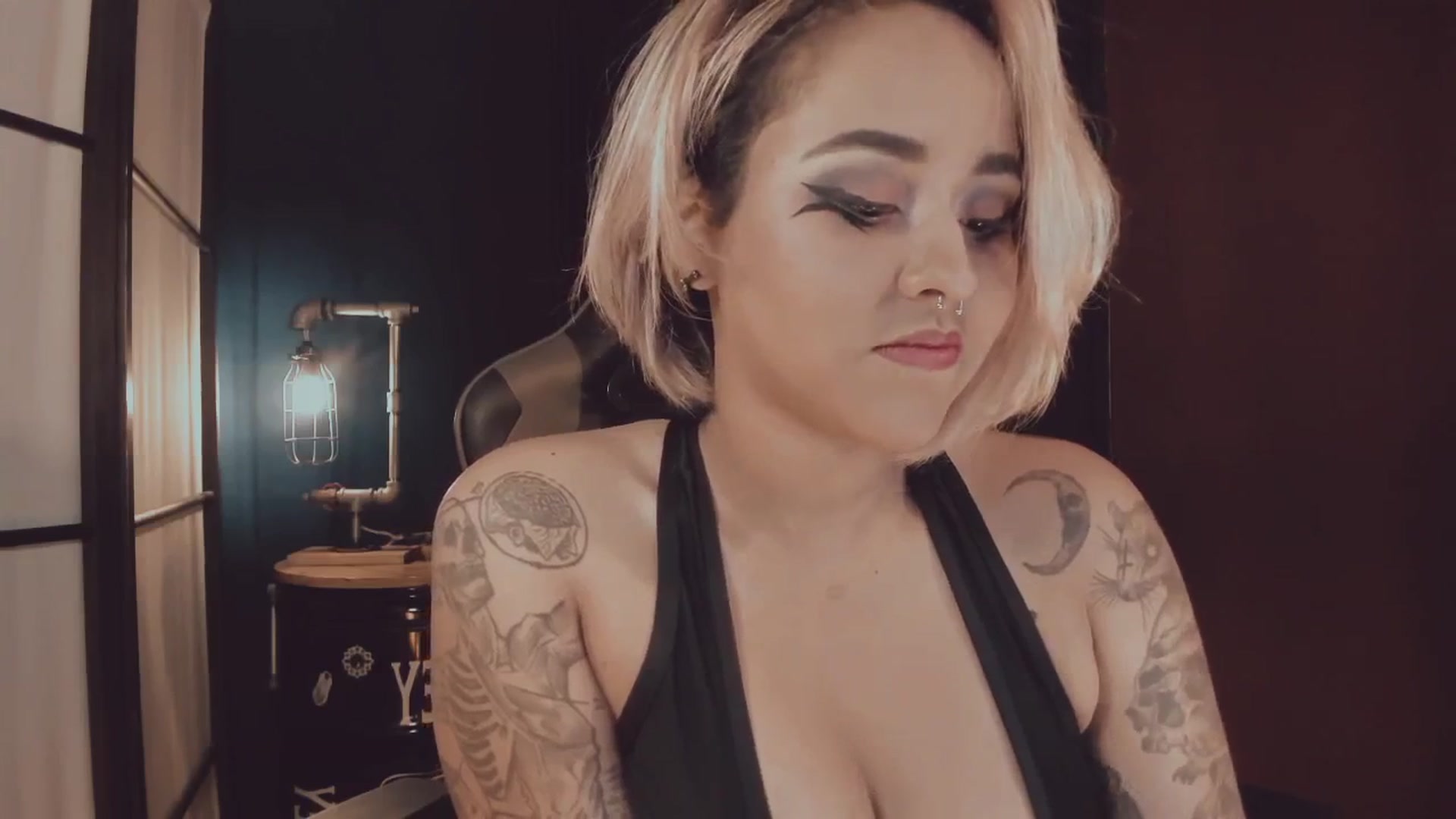 Gallery image thumbnail from AbraxxysRadio's myfreecams stream on, 05/14/2025, 01:08 image 7 of 20