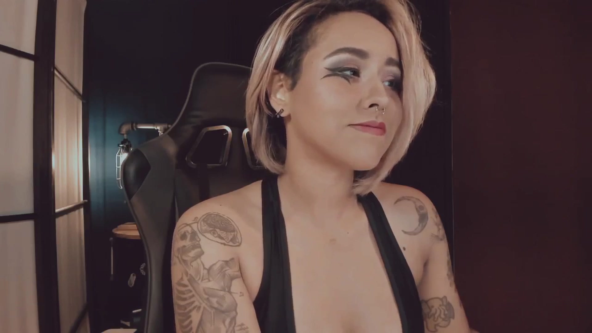 Gallery image thumbnail from AbraxxysRadio's myfreecams stream on, 05/14/2025, 01:08 image 2 of 20