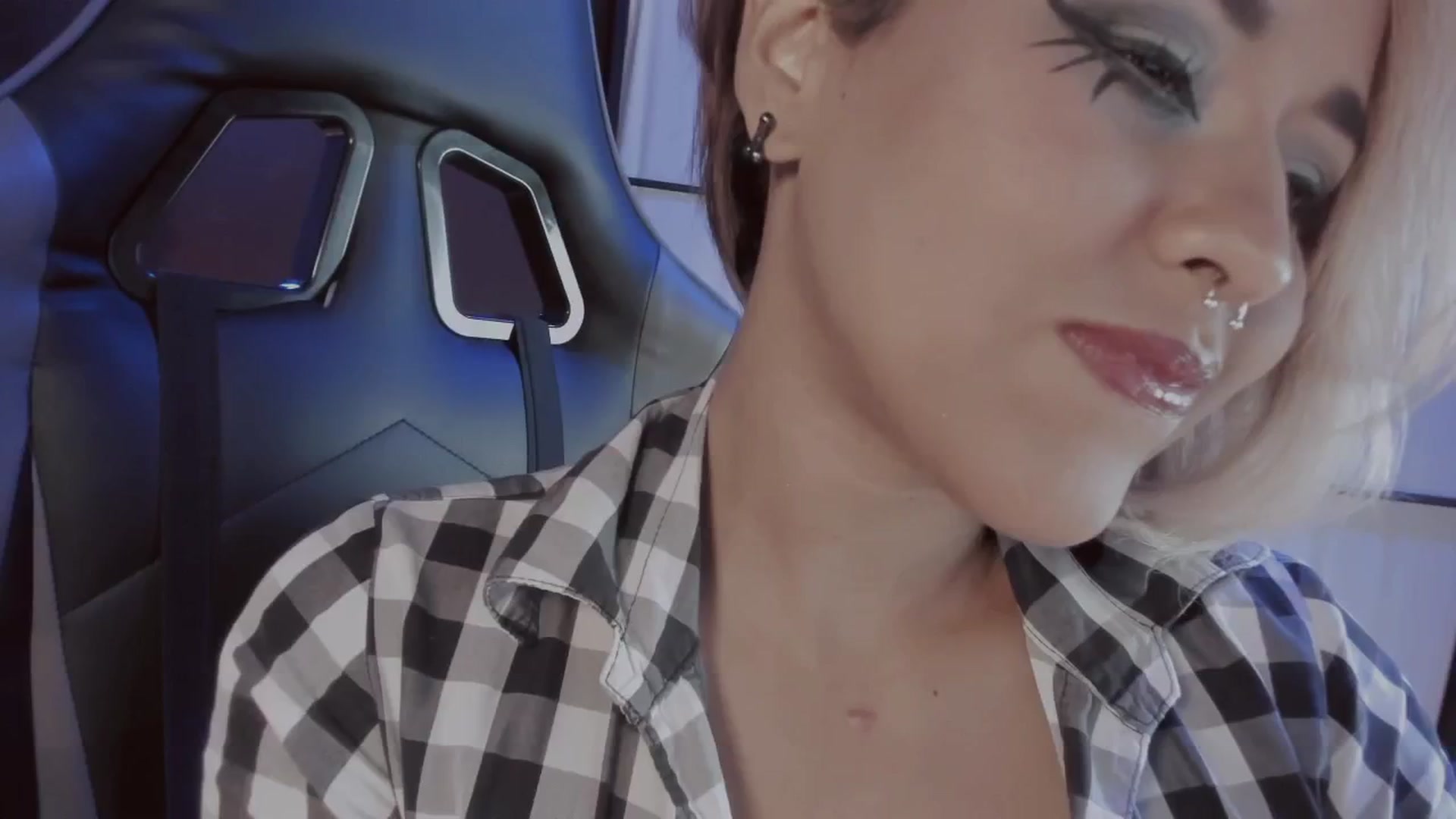 Gallery image thumbnail from AbraxxysRadio's myfreecams stream on, 05/15/2025, 24:06 image 9 of 20