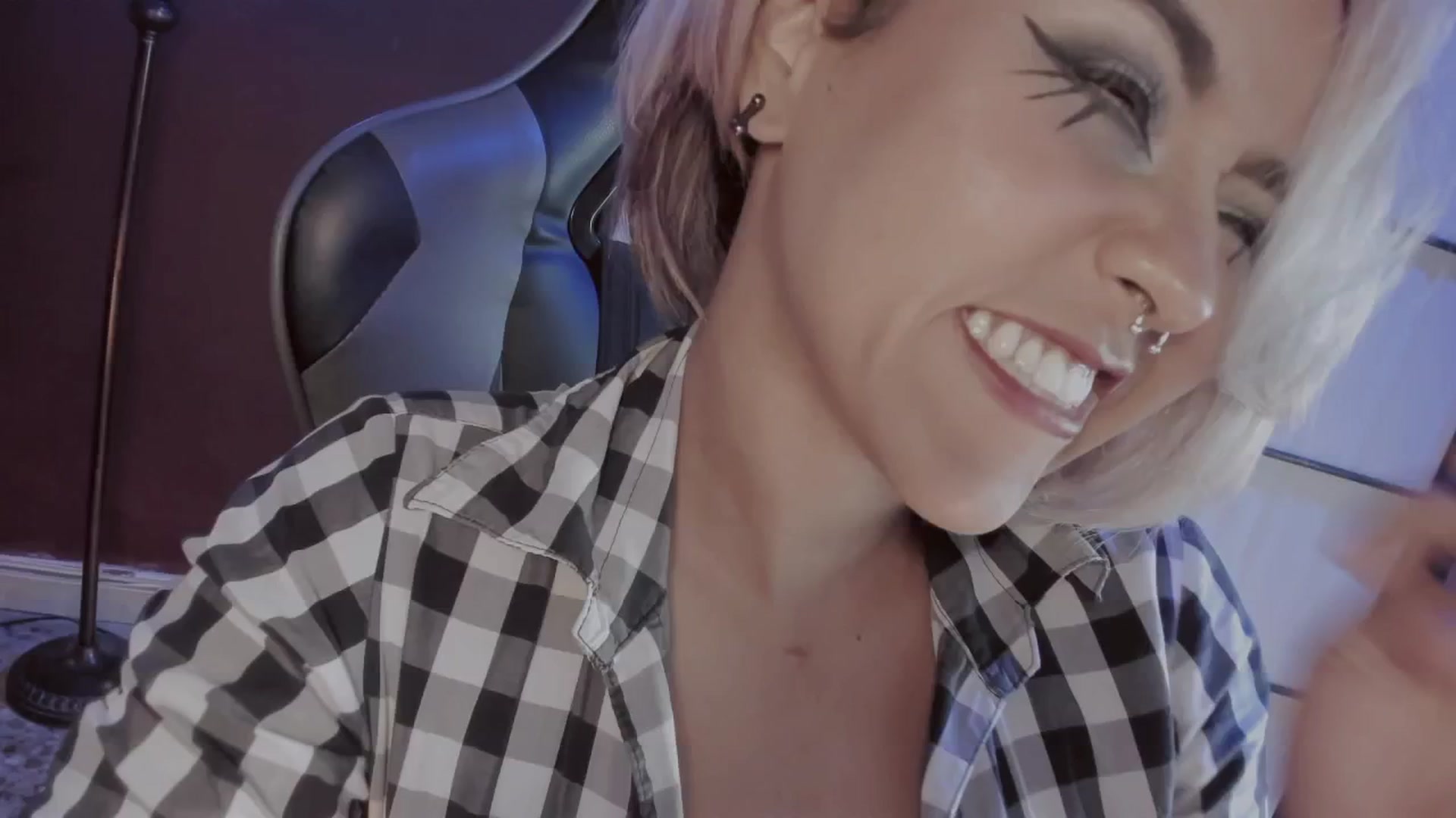 Gallery image thumbnail from AbraxxysRadio's myfreecams stream on, 05/15/2025, 02:18 image 3 of 20