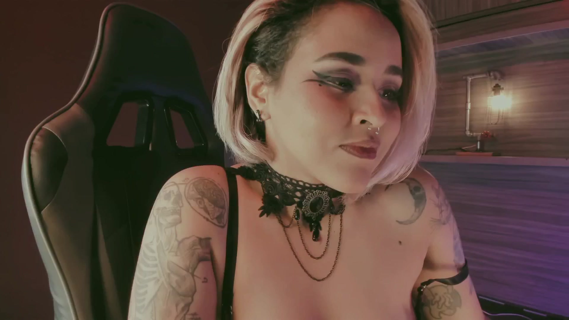 Gallery image thumbnail from AbraxxysRadio's myfreecams stream on, 05/20/2025, 02:20 image 4 of 20