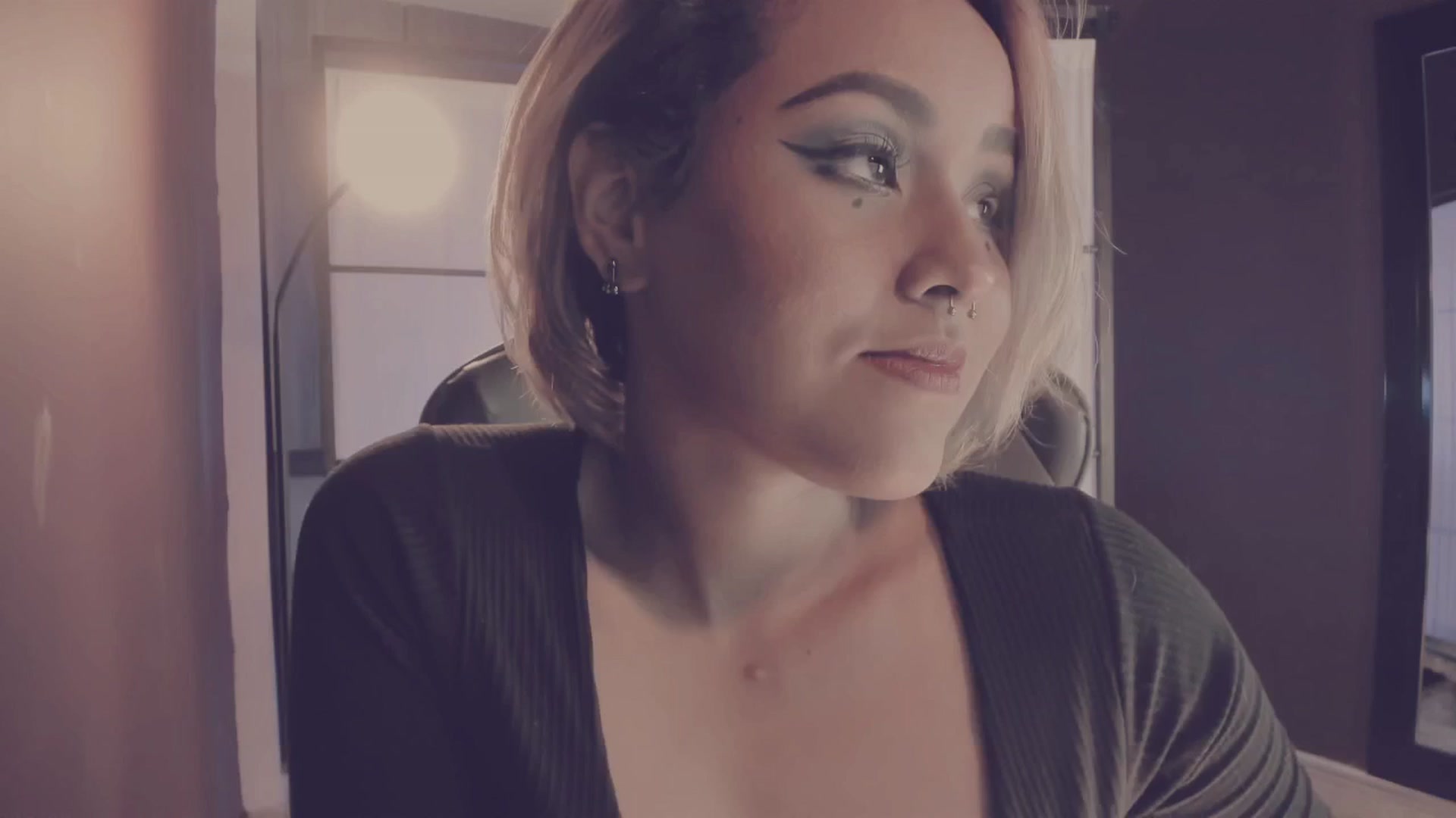 Gallery image thumbnail from AbraxxysRadio's myfreecams stream on, 05/22/2025, 02:38 image 2 of 20