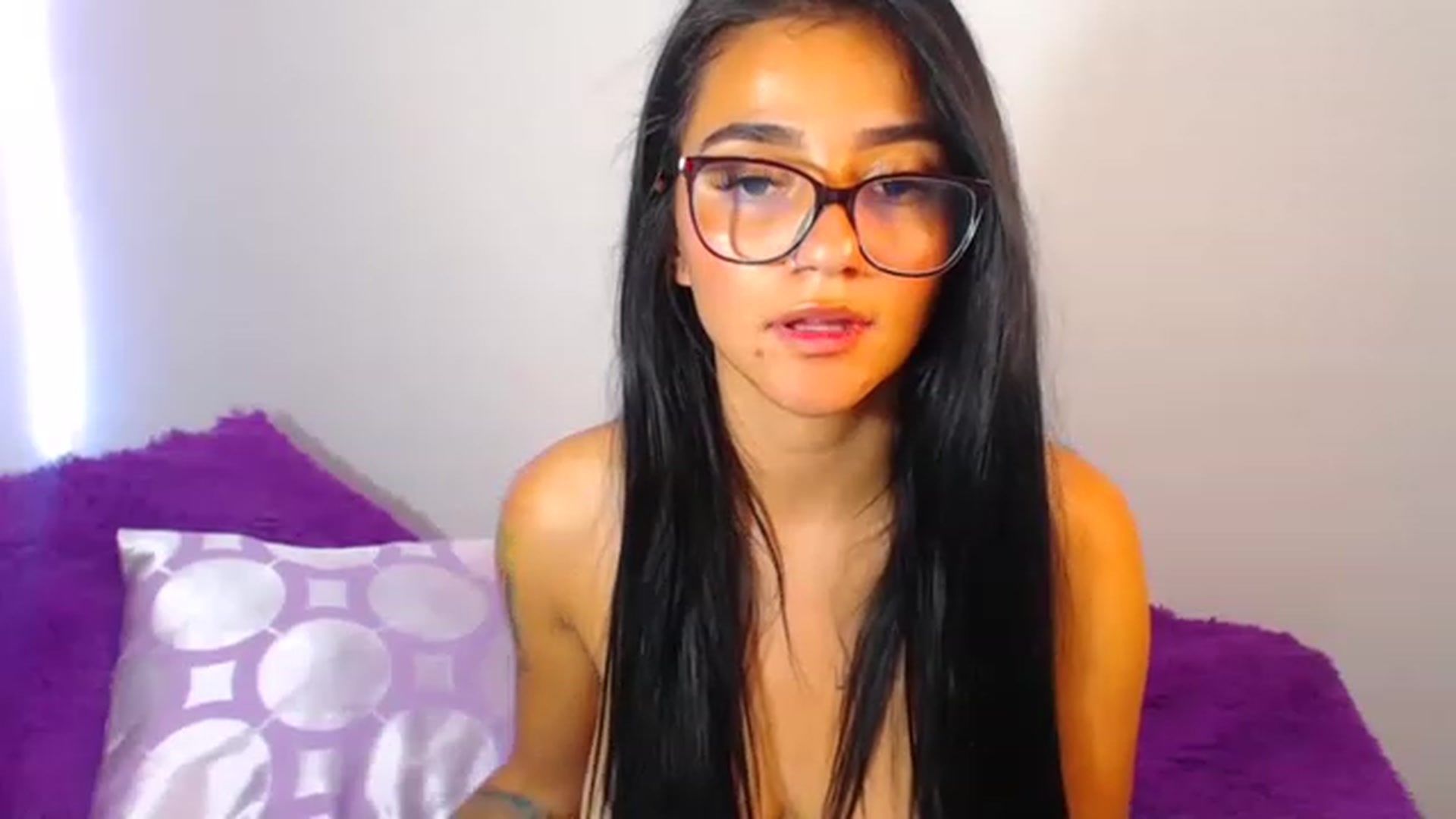 Gallery image thumbnail from Abril_sum's myfreecams stream on, 11/25/2022, 01:16 image 18 of 20