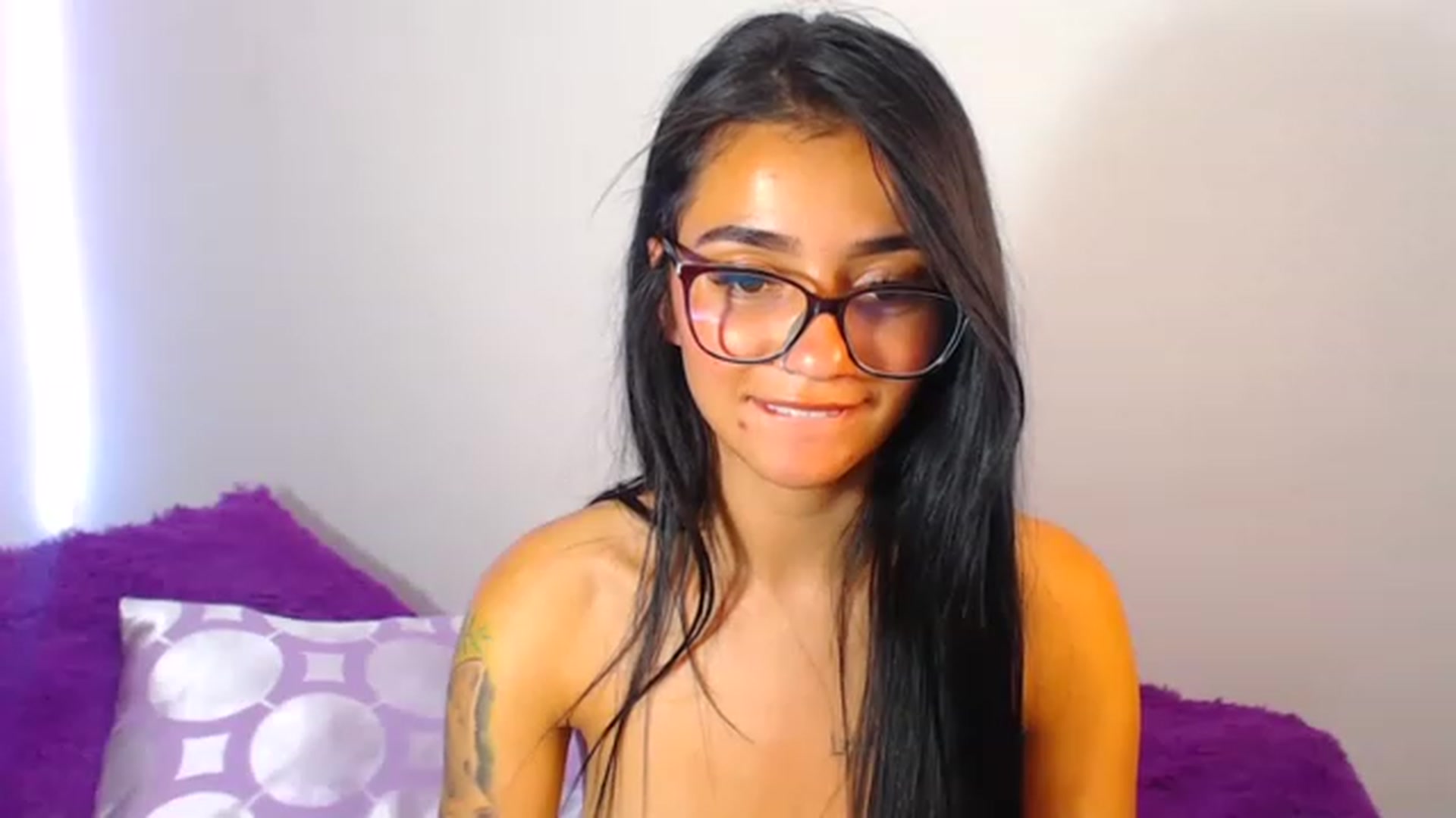Gallery image thumbnail from Abril_sum's myfreecams stream on, 11/25/2022, 01:16 image 11 of 20
