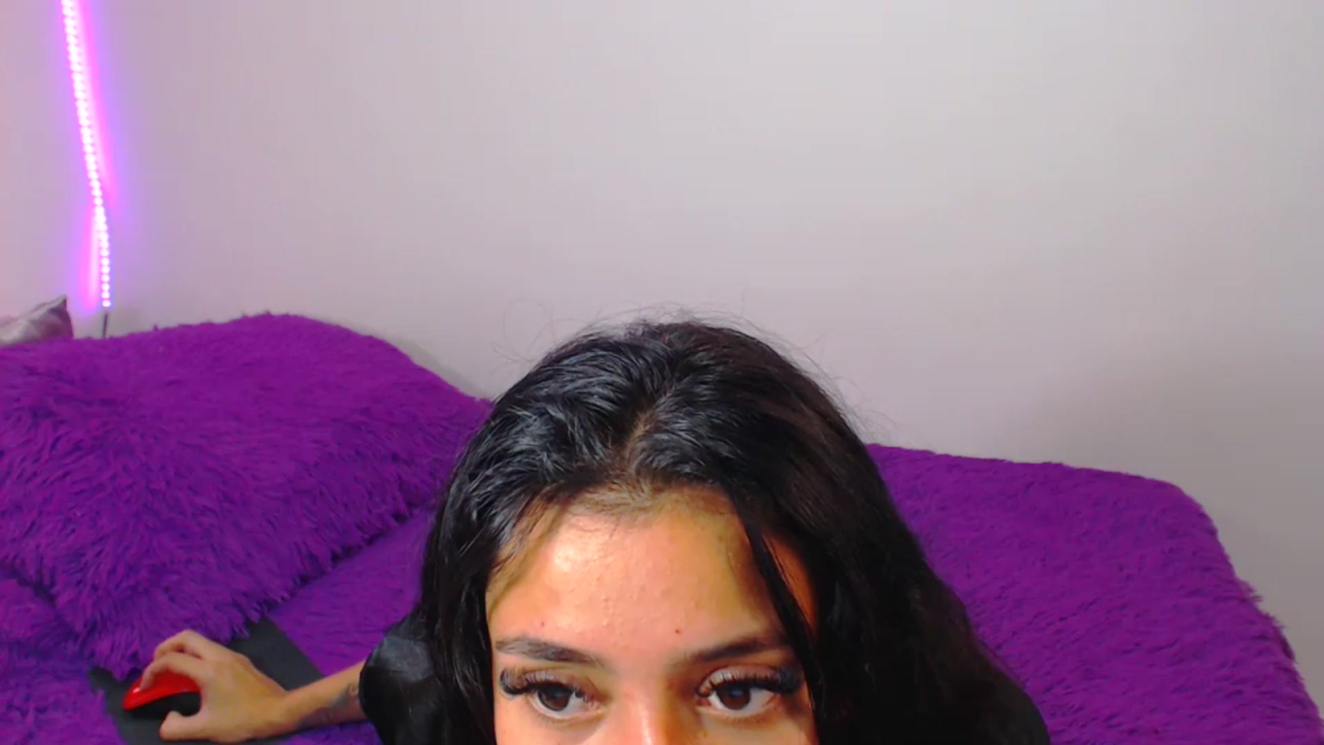 Gallery image thumbnail from Abril_sum's myfreecams stream on, 12/31/2023, 19:43 image 6 of 20