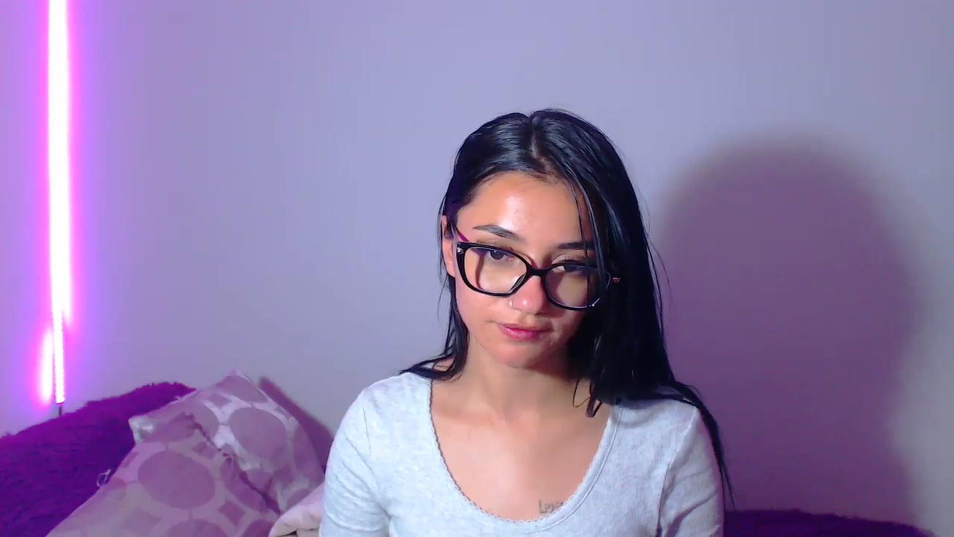 Gallery image thumbnail from Abril_sum's myfreecams stream on, 02/12/2026, 08:41 image 17 of 20