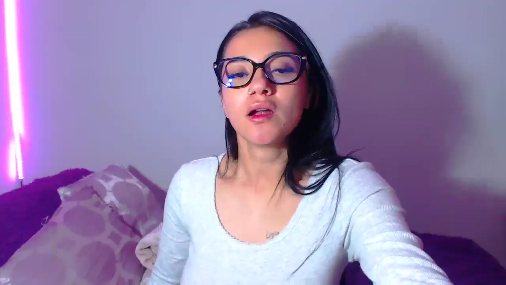 Gallery image thumbnail from Abril_sum's myfreecams stream on, 02/12/2026, 08:41 image 13 of 20