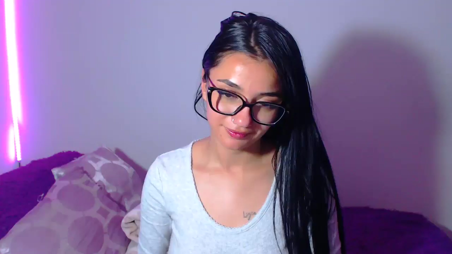 Gallery image thumbnail from Abril_sum's myfreecams stream on, 02/12/2026, 08:41 image 15 of 20