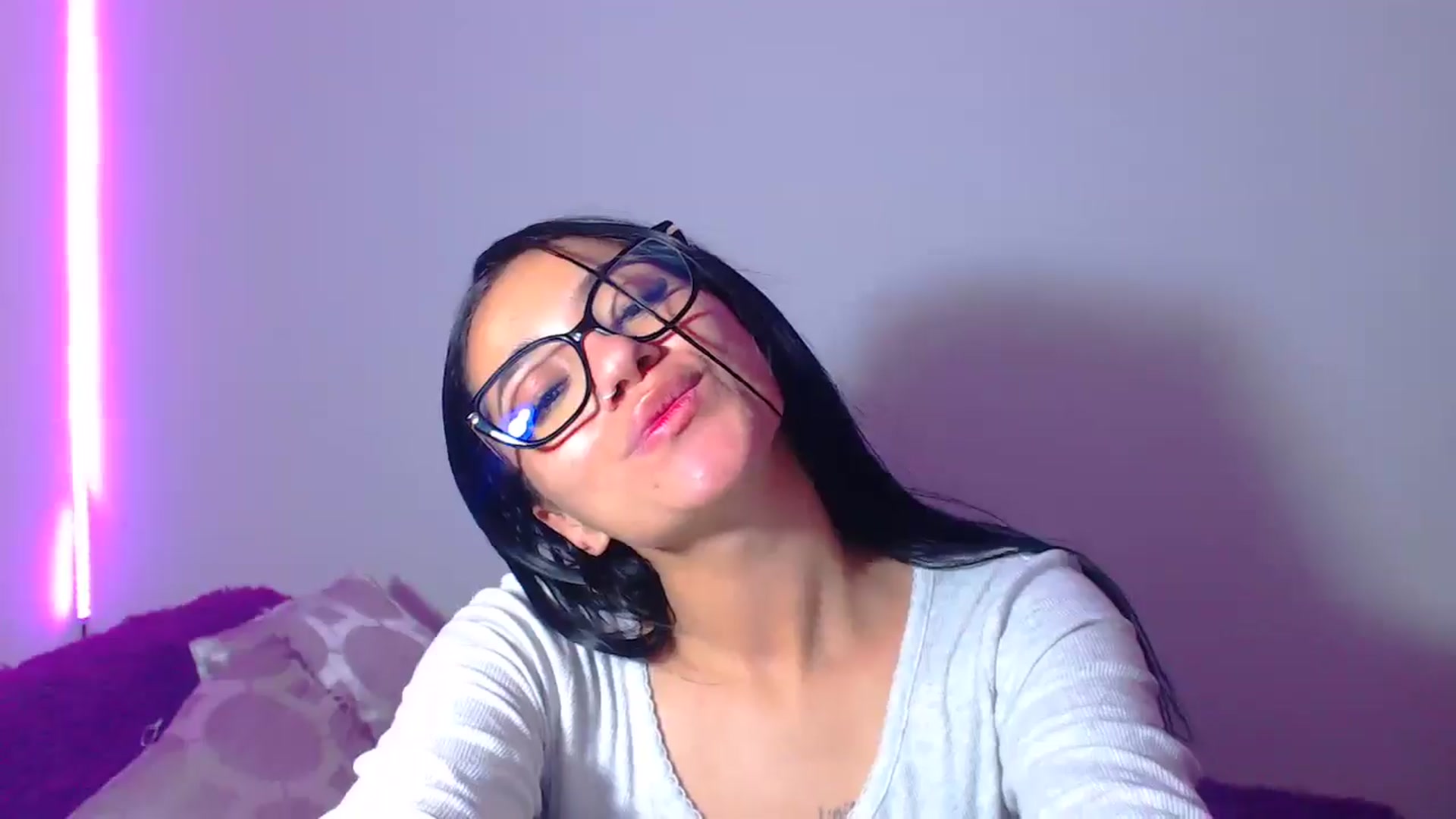 Gallery image thumbnail from Abril_sum's myfreecams stream on, 02/12/2026, 08:41 image 16 of 20