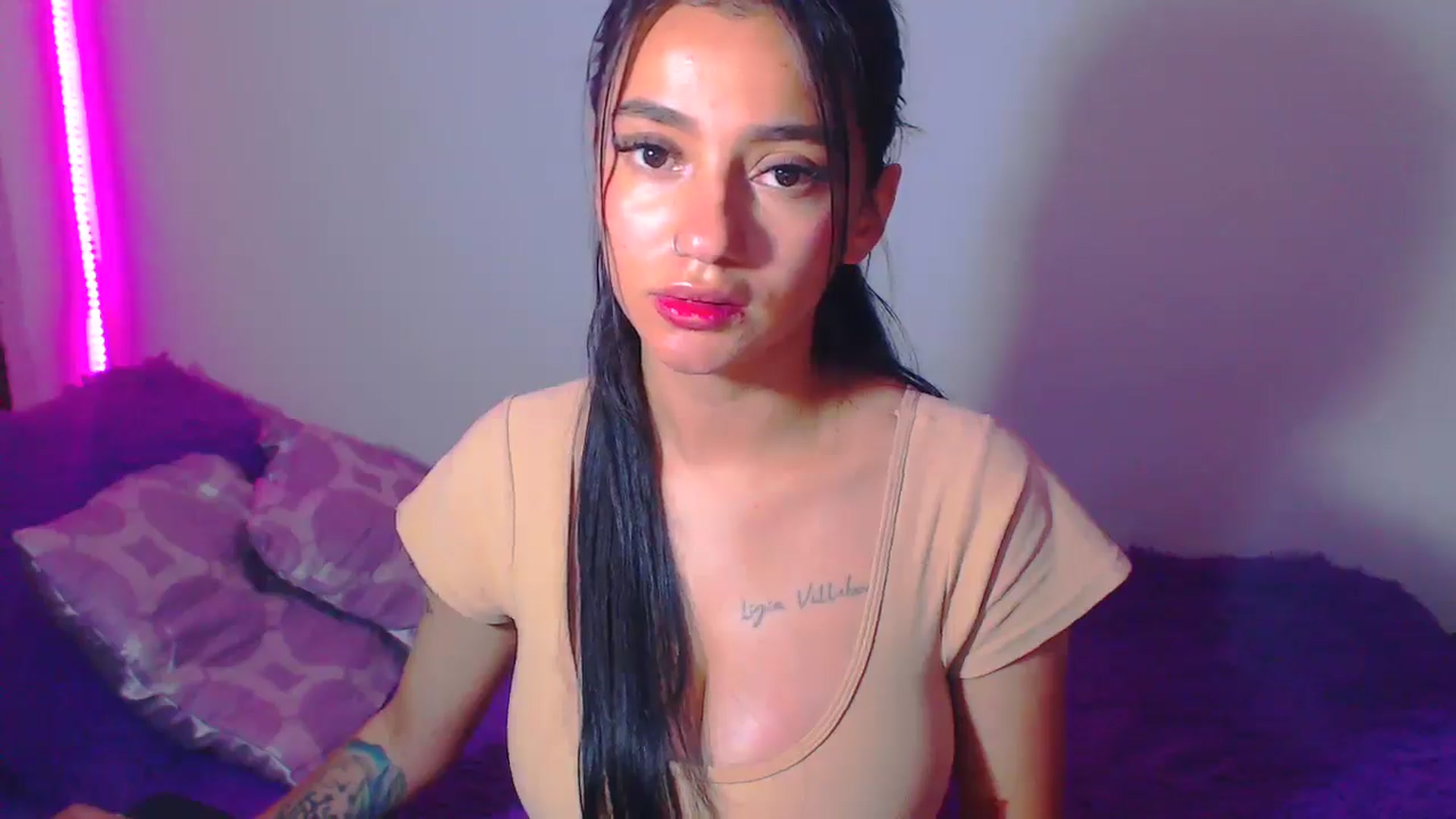 Gallery image thumbnail from Abril_sum's myfreecams stream on, 05/06/2026, 02:38 image 2 of 20