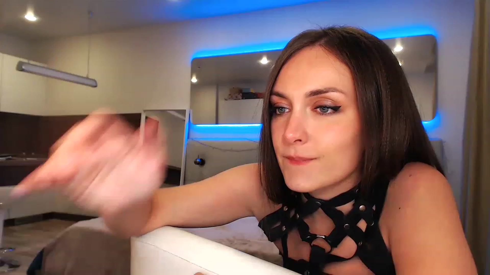 Gallery image thumbnail from Aby_Frost's myfreecams stream on, 11/28/2022, 24:24 image 3 of 20