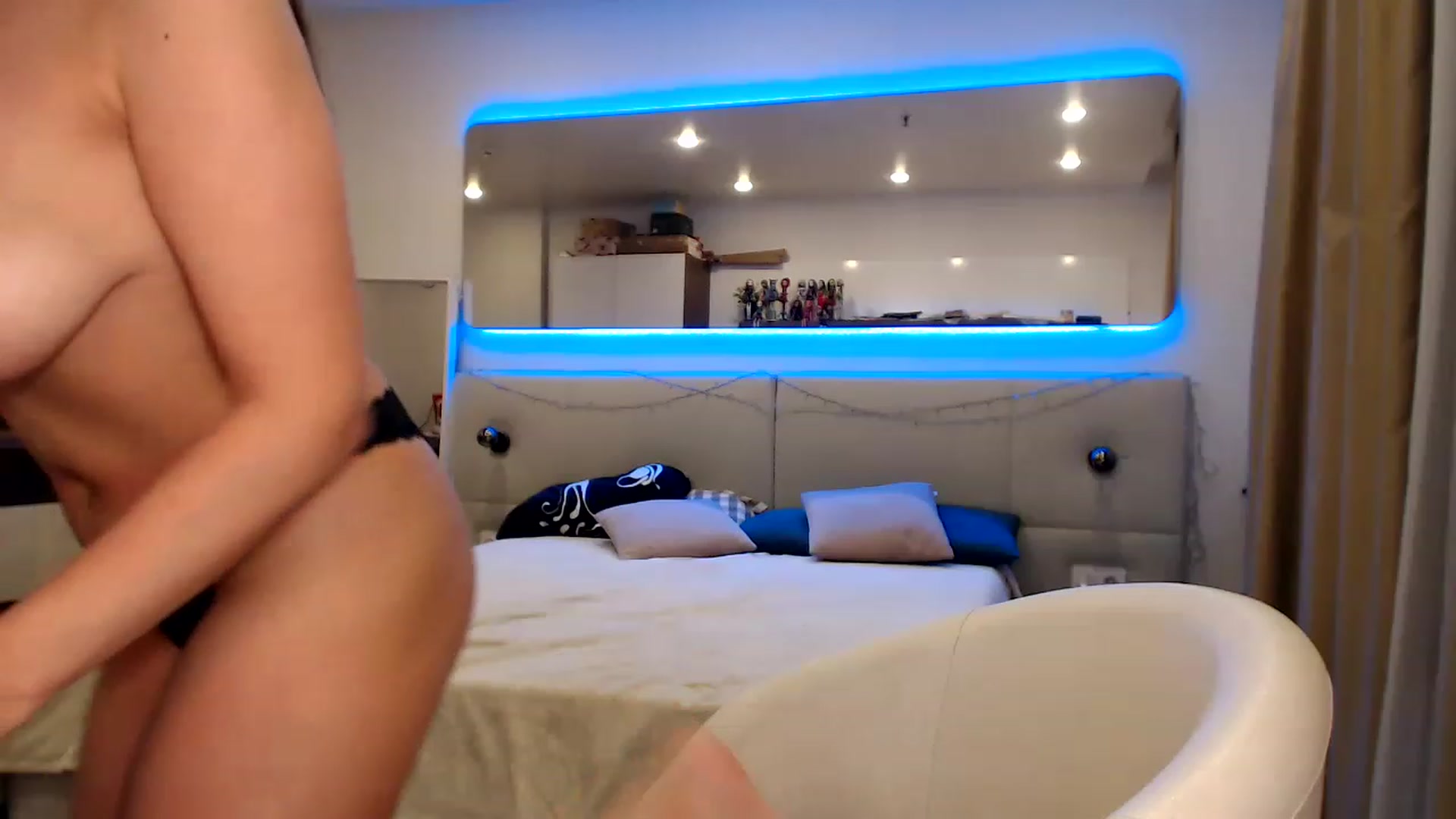 Gallery image thumbnail from Aby_Frost's myfreecams stream on, 01/23/2023, 24:13 image 18 of 20