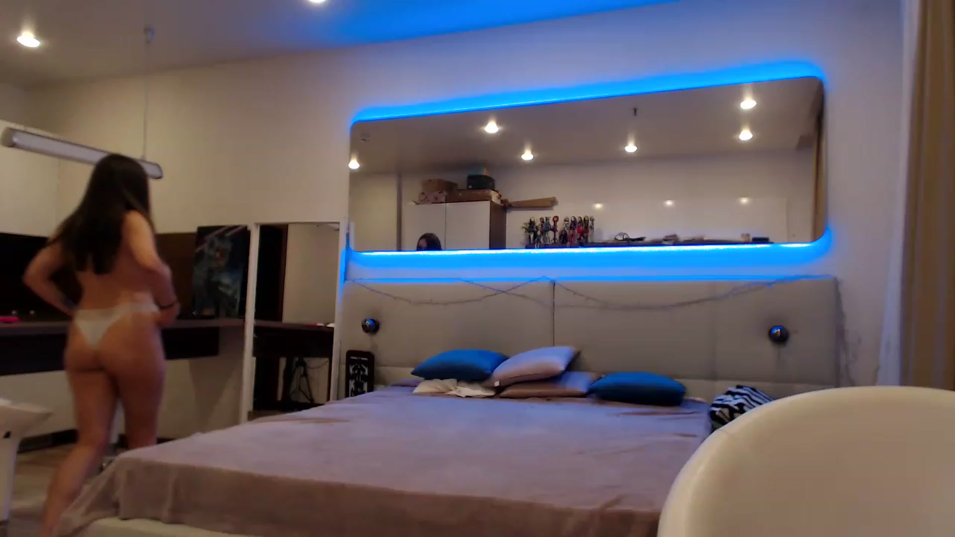 Gallery image thumbnail from Aby_Frost's myfreecams stream on, 04/23/2023, 19:03 image 20 of 20