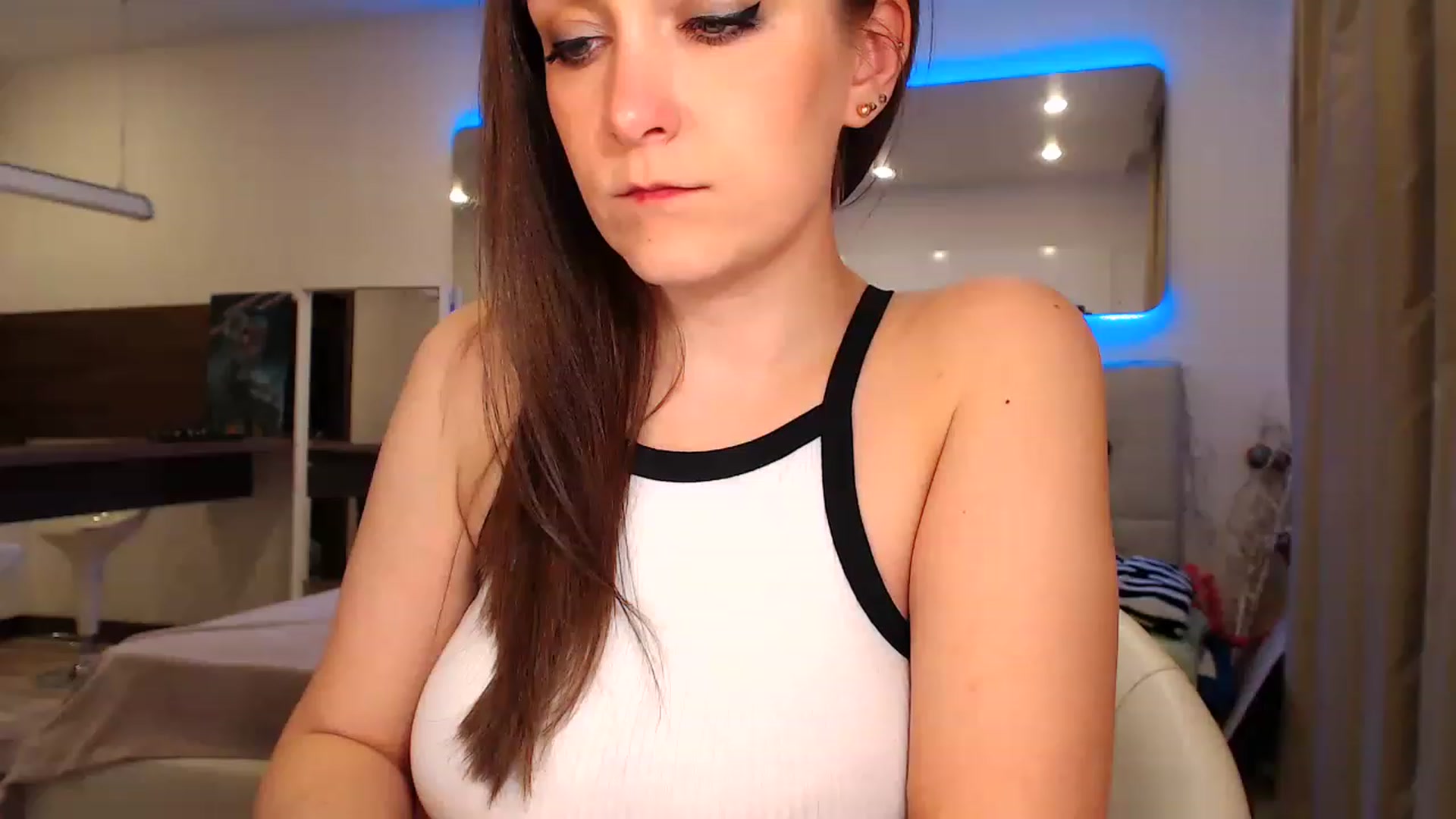 Gallery image thumbnail from Aby_Frost's myfreecams stream on, 05/12/2023, 22:35 image 2 of 20
