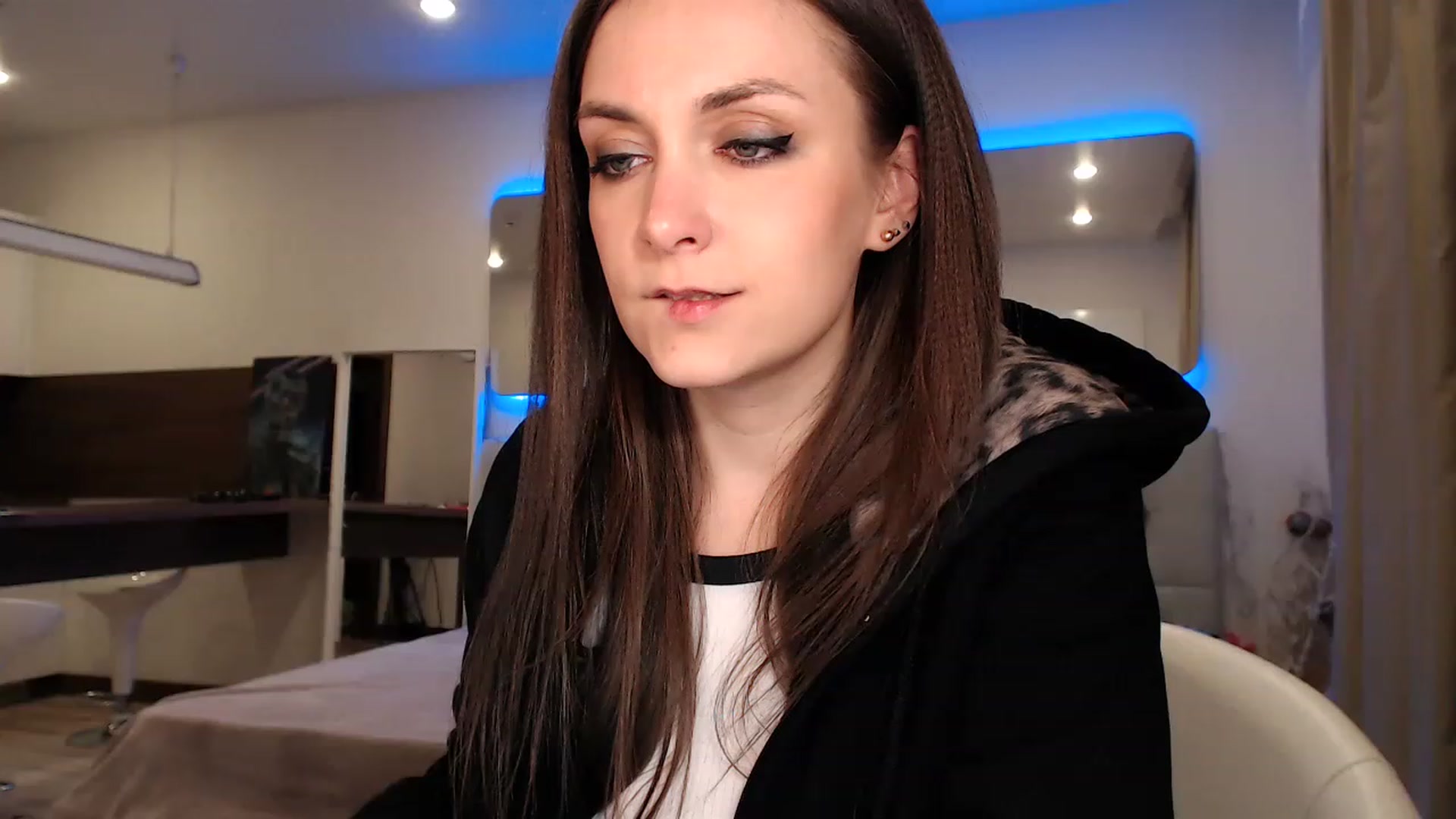 Gallery image thumbnail from Aby_Frost's myfreecams stream on, 05/12/2023, 22:35 image 10 of 20