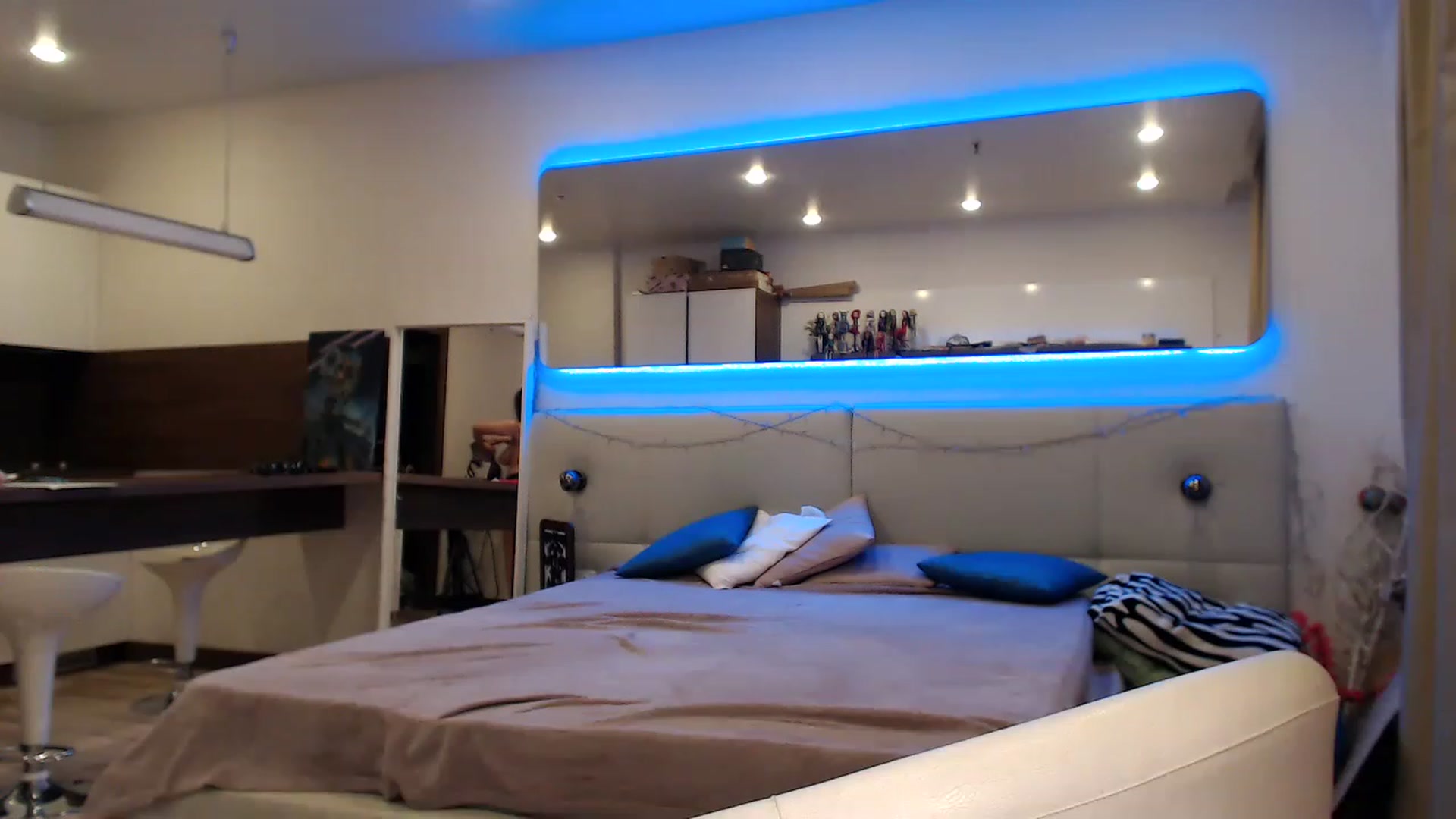 Gallery image thumbnail from Aby_Frost's myfreecams stream on, 05/12/2023, 23:33 image 19 of 20