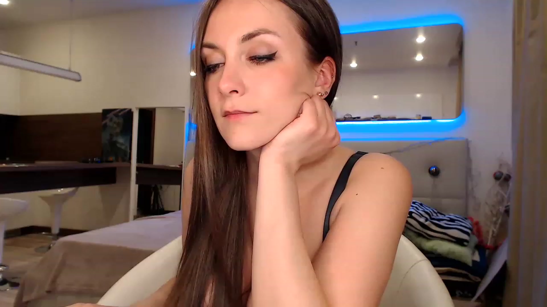 Gallery image thumbnail from Aby_Frost's myfreecams stream on, 05/21/2023, 20:20 image 9 of 20