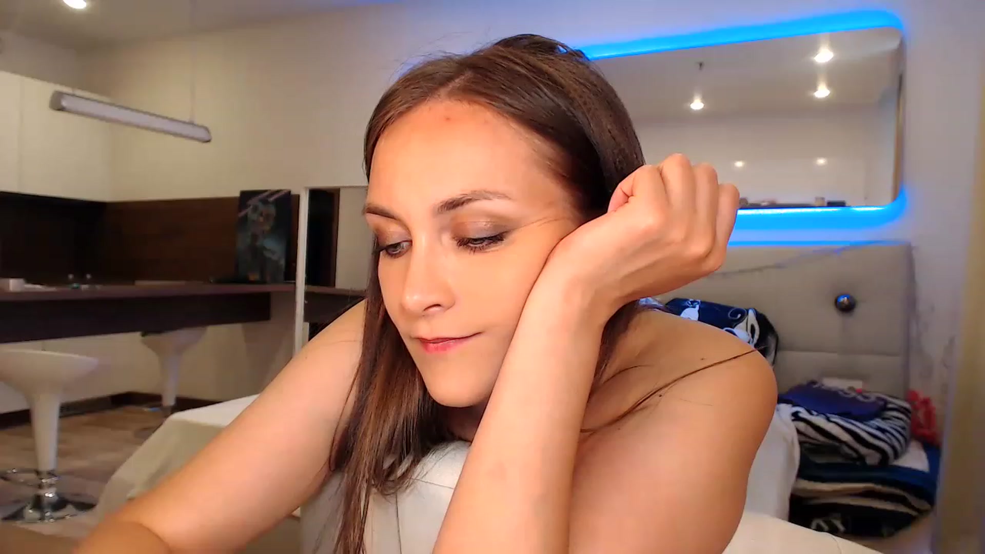 Gallery image thumbnail from Aby_Frost's myfreecams stream on, 08/28/2023, 05:08 image 2 of 20