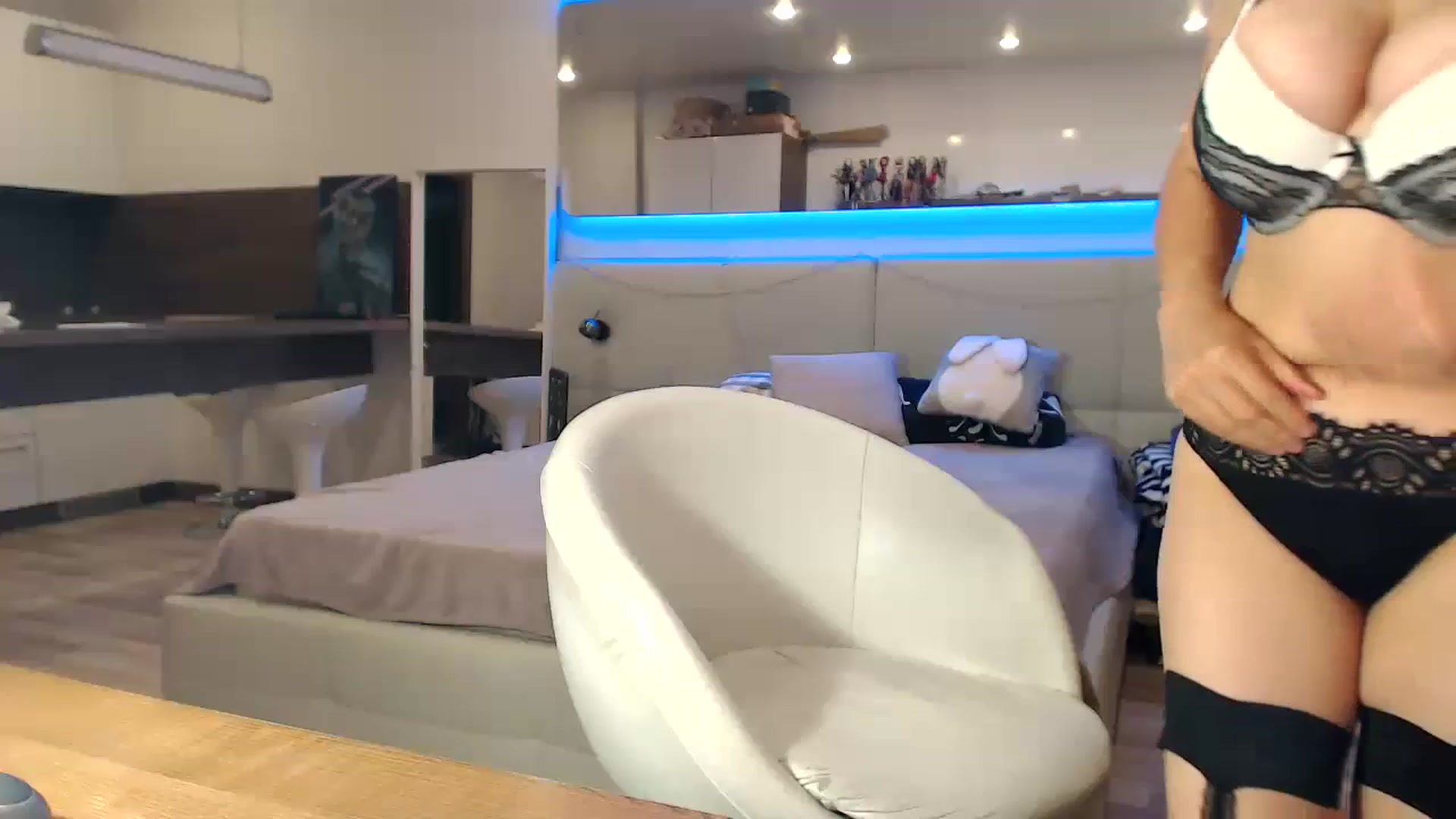 Gallery image thumbnail from Aby_Frost's myfreecams stream on, 09/08/2023, 18:53 image 14 of 20