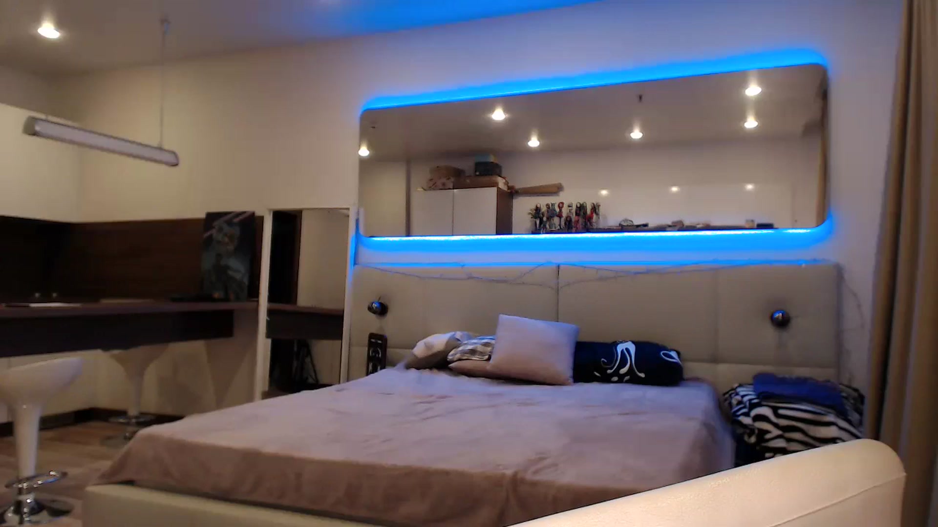 Gallery image thumbnail from Aby_Frost's myfreecams stream on, 09/10/2023, 17:53 image 8 of 20