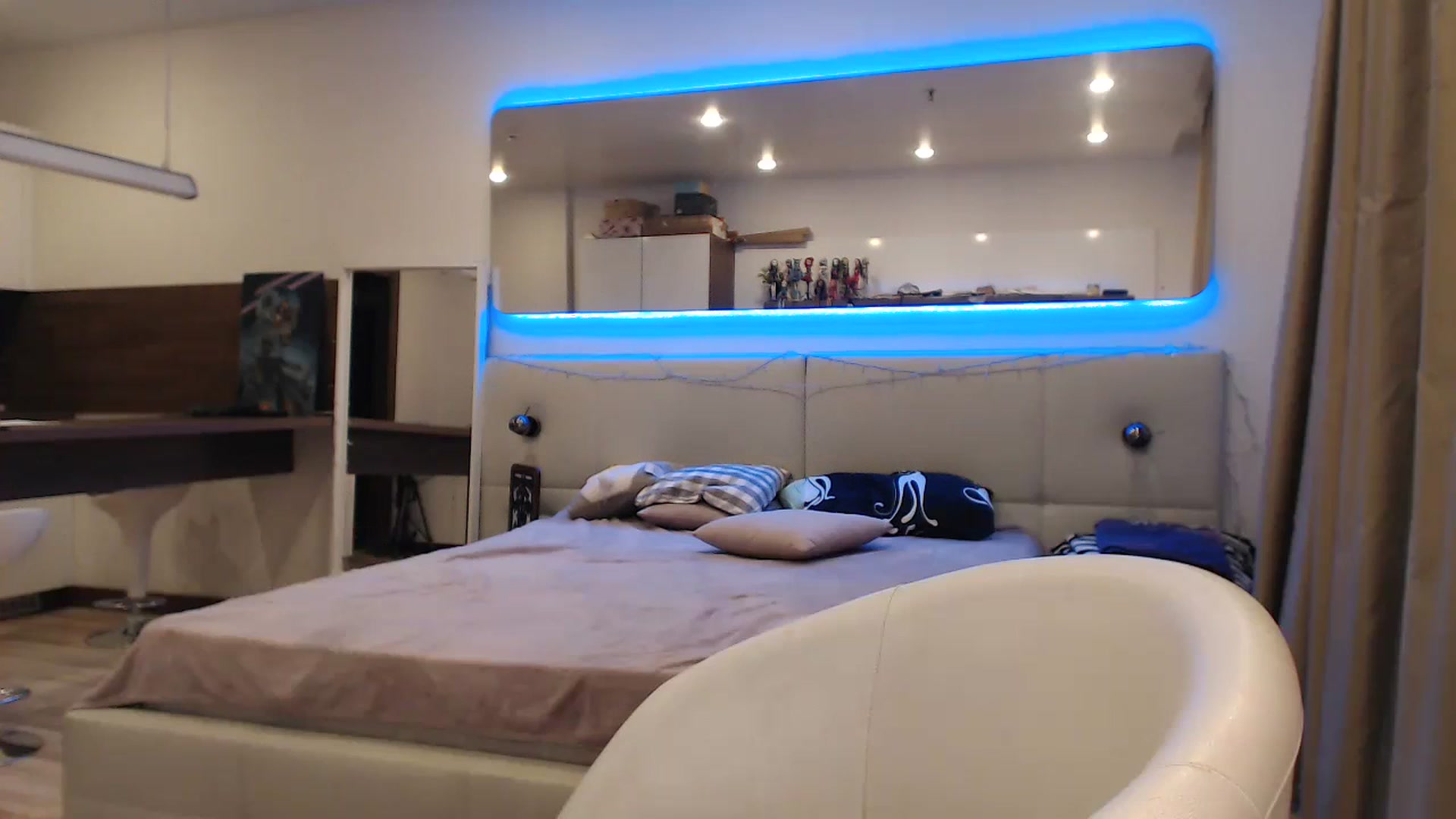 Gallery image thumbnail from Aby_Frost's myfreecams stream on, 09/23/2023, 20:12 image 19 of 20