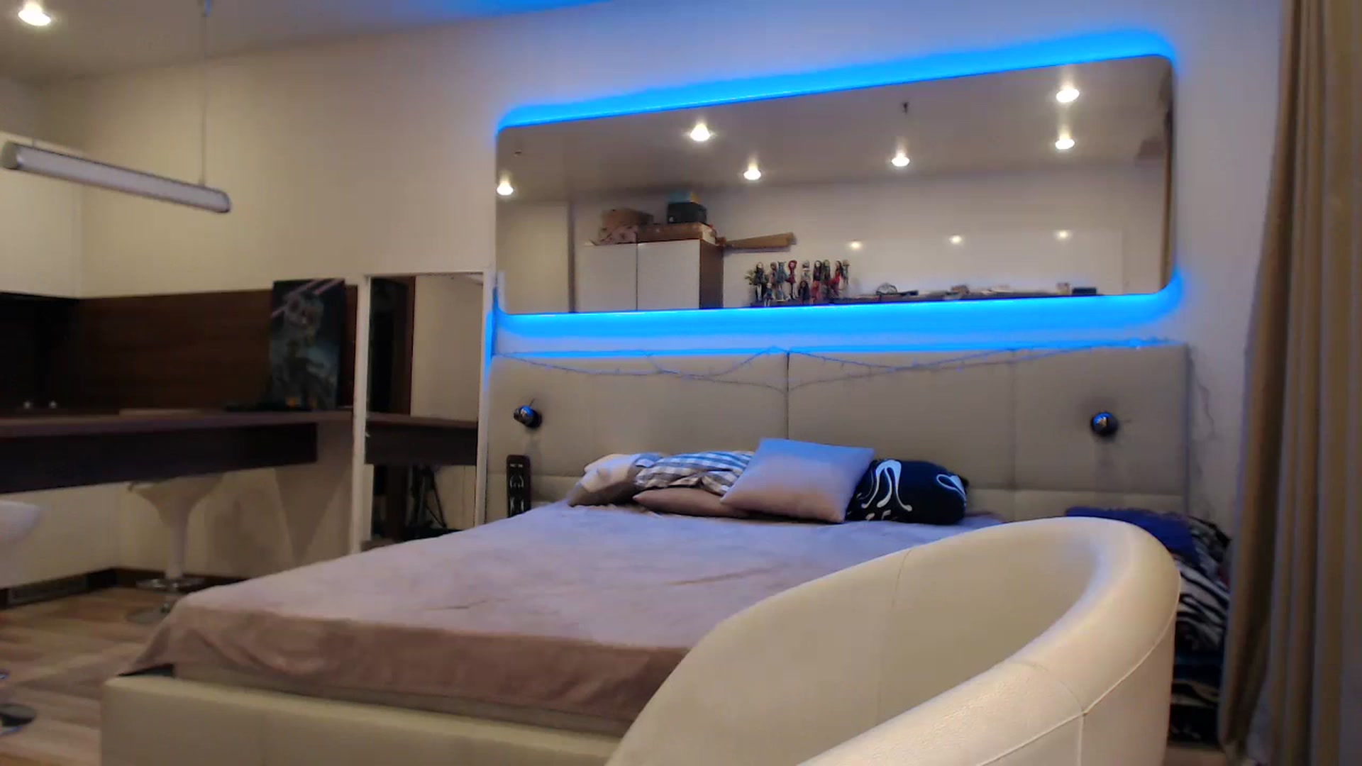 Gallery image thumbnail from Aby_Frost's myfreecams stream on, 11/09/2023, 18:40 image 3 of 20