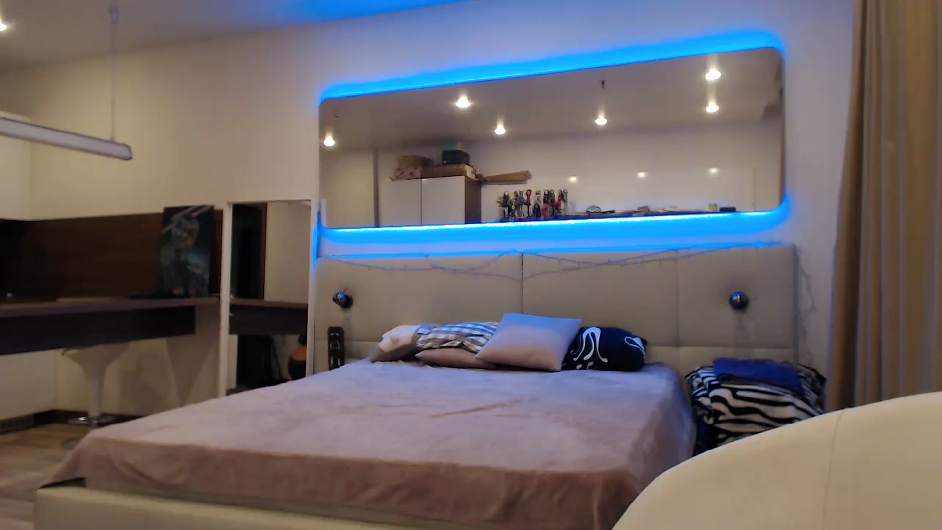 Gallery image thumbnail from Aby_Frost's myfreecams stream on, 11/10/2023, 19:04 image 20 of 20