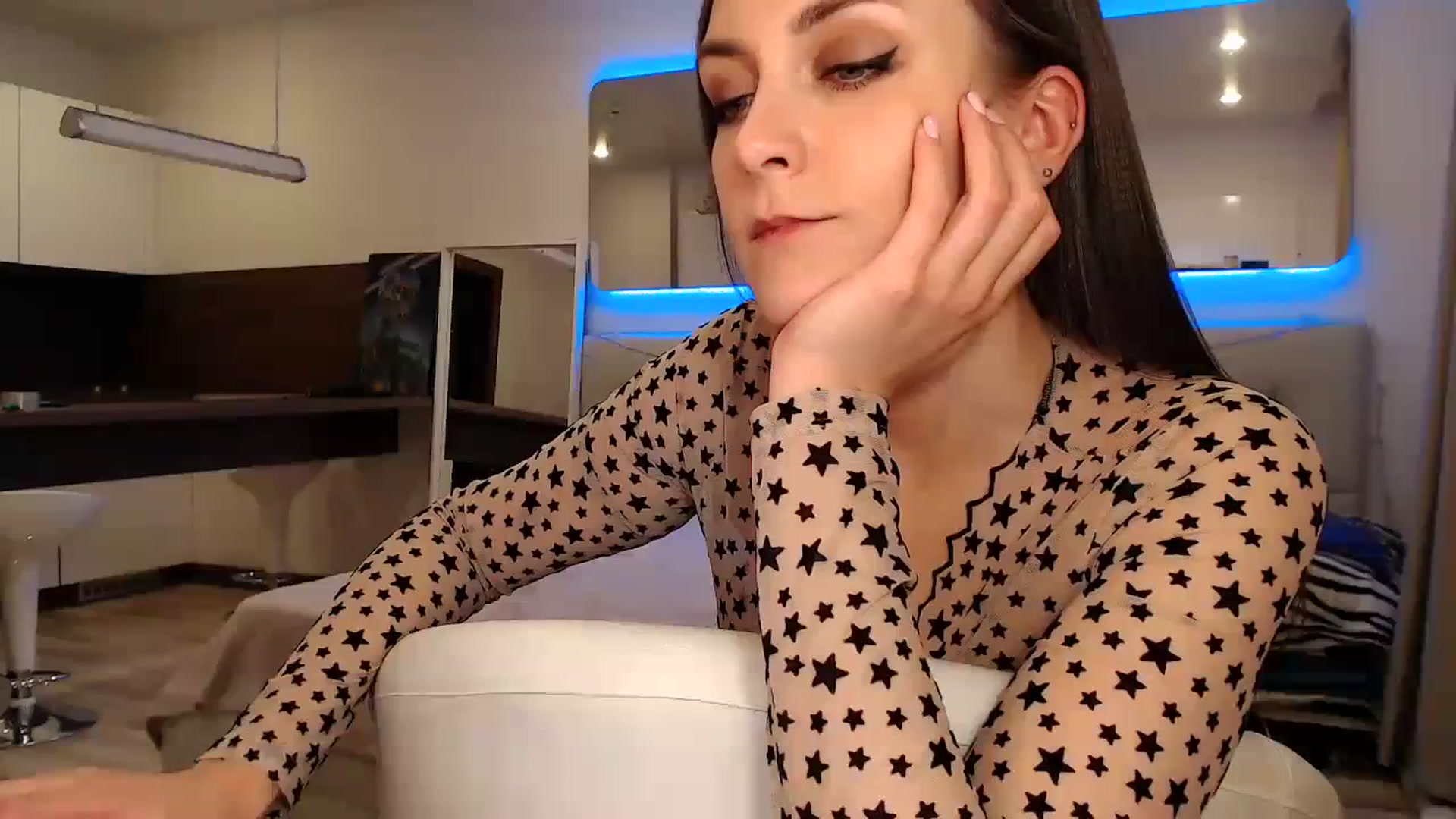 Gallery image thumbnail from Aby_Frost's myfreecams stream on, 12/31/2023, 06:18 image 1 of 20