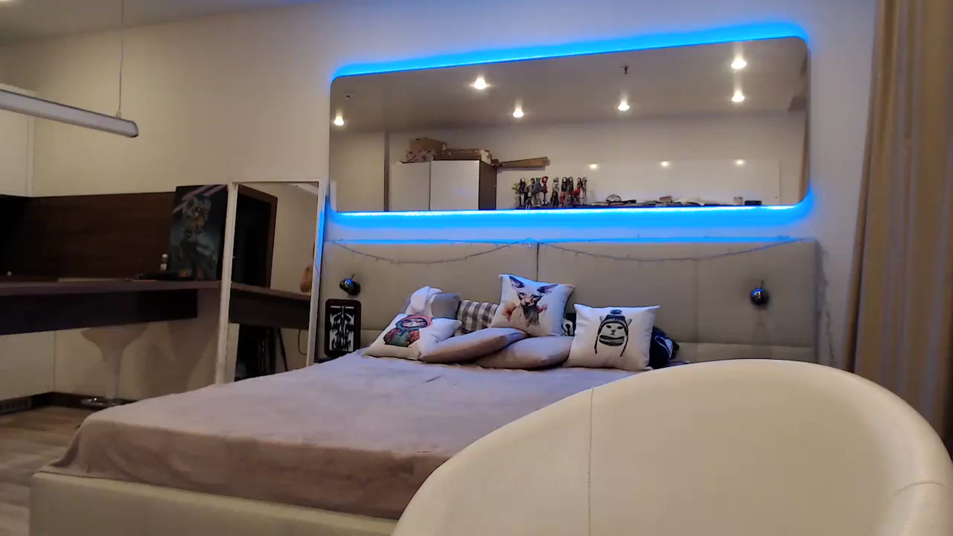 Gallery image thumbnail from Aby_Frost's myfreecams stream on, 01/24/2024, 18:43 image 15 of 20