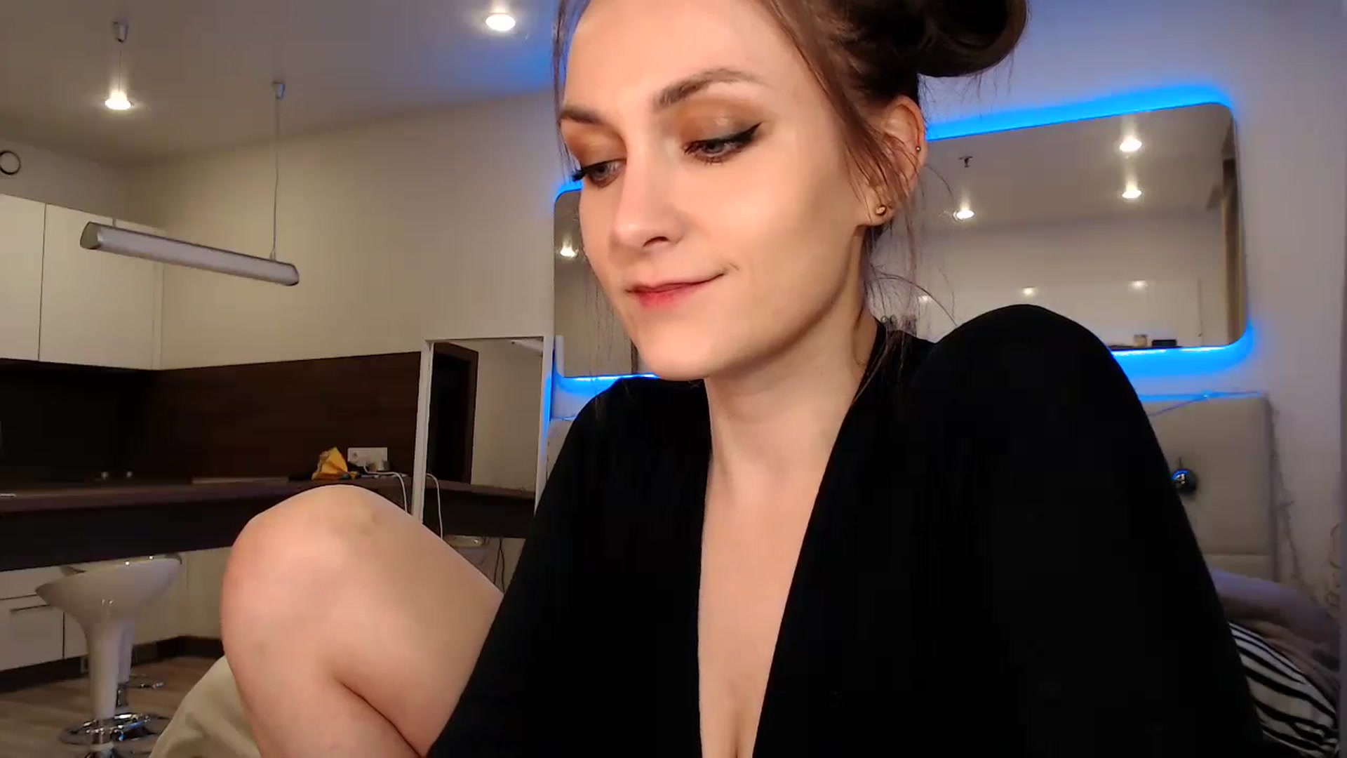 Gallery image thumbnail from Aby_Frost's myfreecams stream on, 04/19/2024, 18:34 image 9 of 20