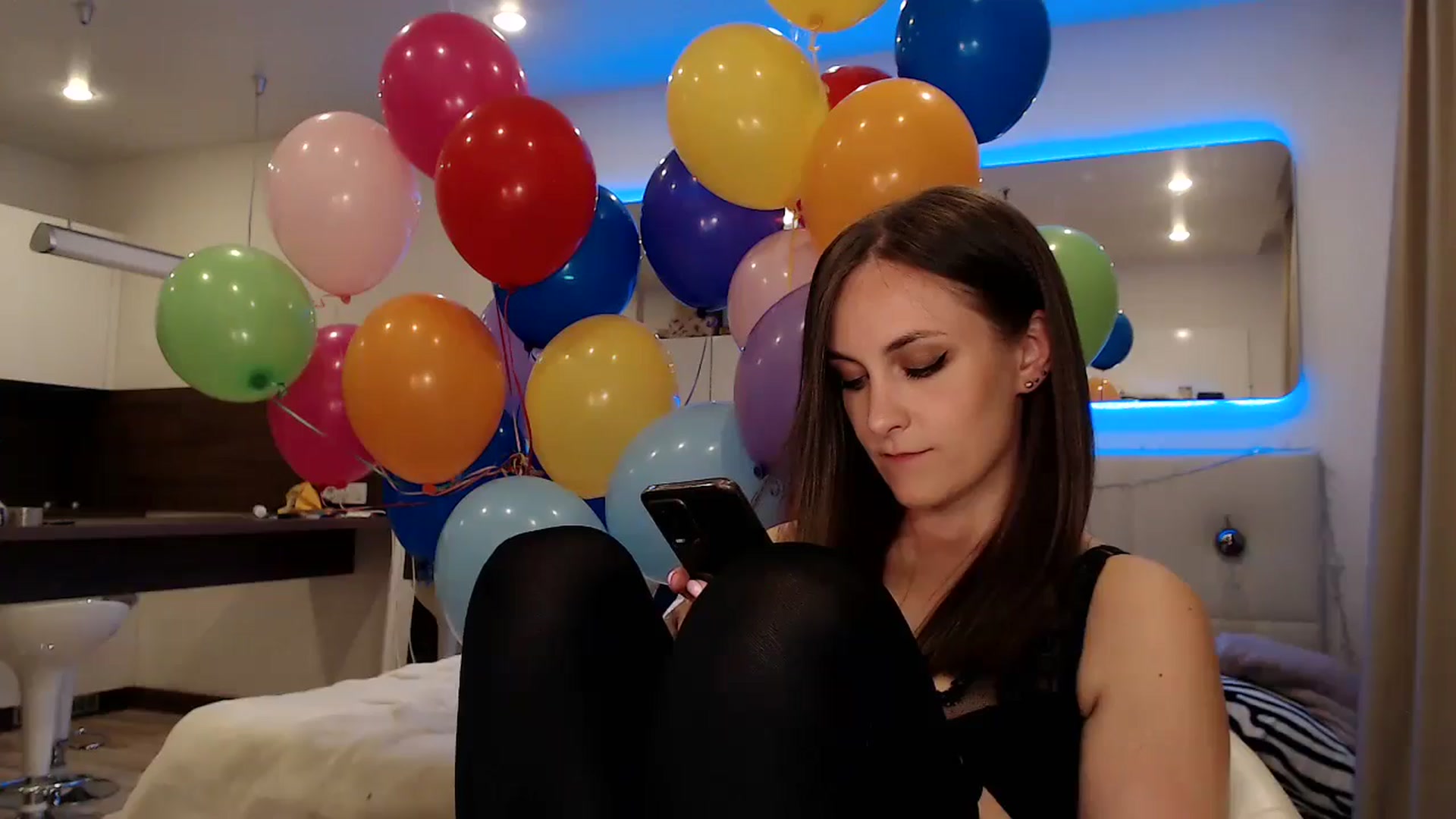 Gallery image thumbnail from Aby_Frost's myfreecams stream on, 05/25/2024, 22:12 image 2 of 20