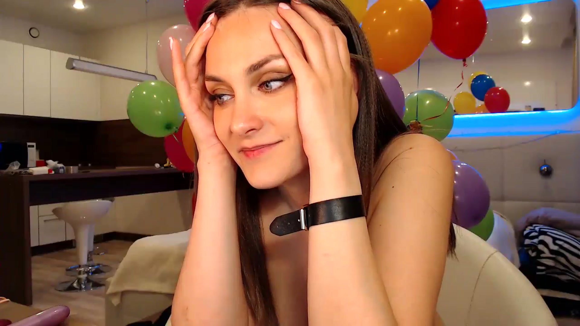 Gallery image thumbnail from Aby_Frost's myfreecams stream on, 05/25/2024, 23:43 image 19 of 20