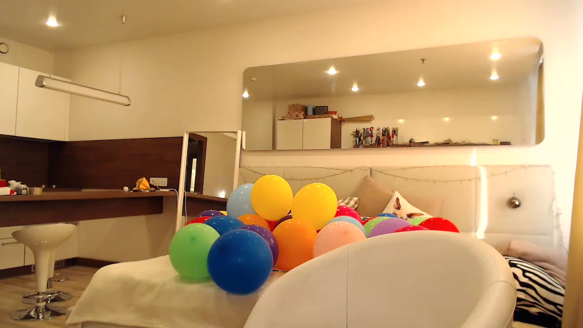 Gallery image thumbnail from Aby_Frost's myfreecams stream on, 05/26/2024, 17:38 image 16 of 20