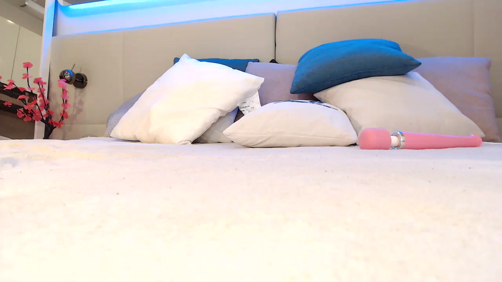 Gallery image thumbnail from Aby_Frost's myfreecams stream on, 09/16/2024, 06:48 image 20 of 20