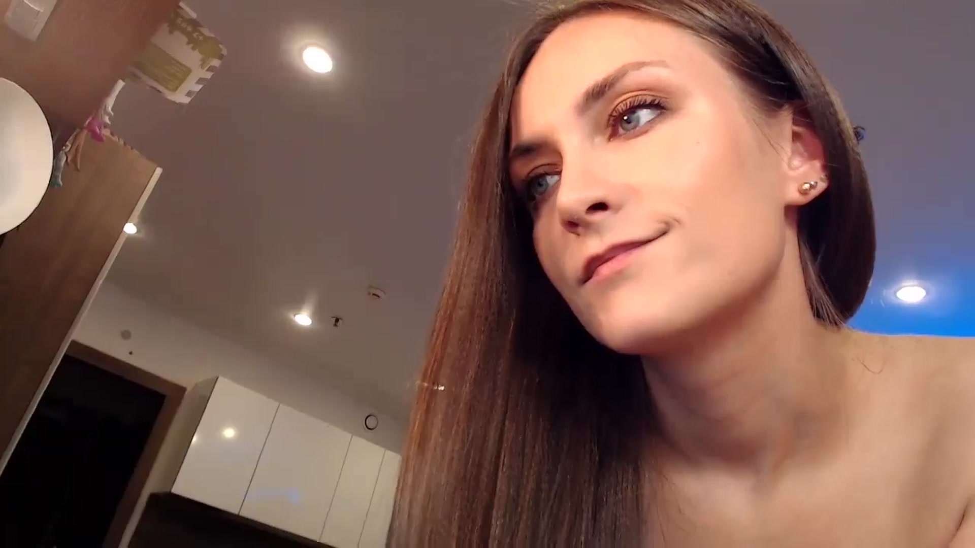 Gallery image thumbnail from Aby_Frost's myfreecams stream on, 10/19/2024, 17:08 image 12 of 20