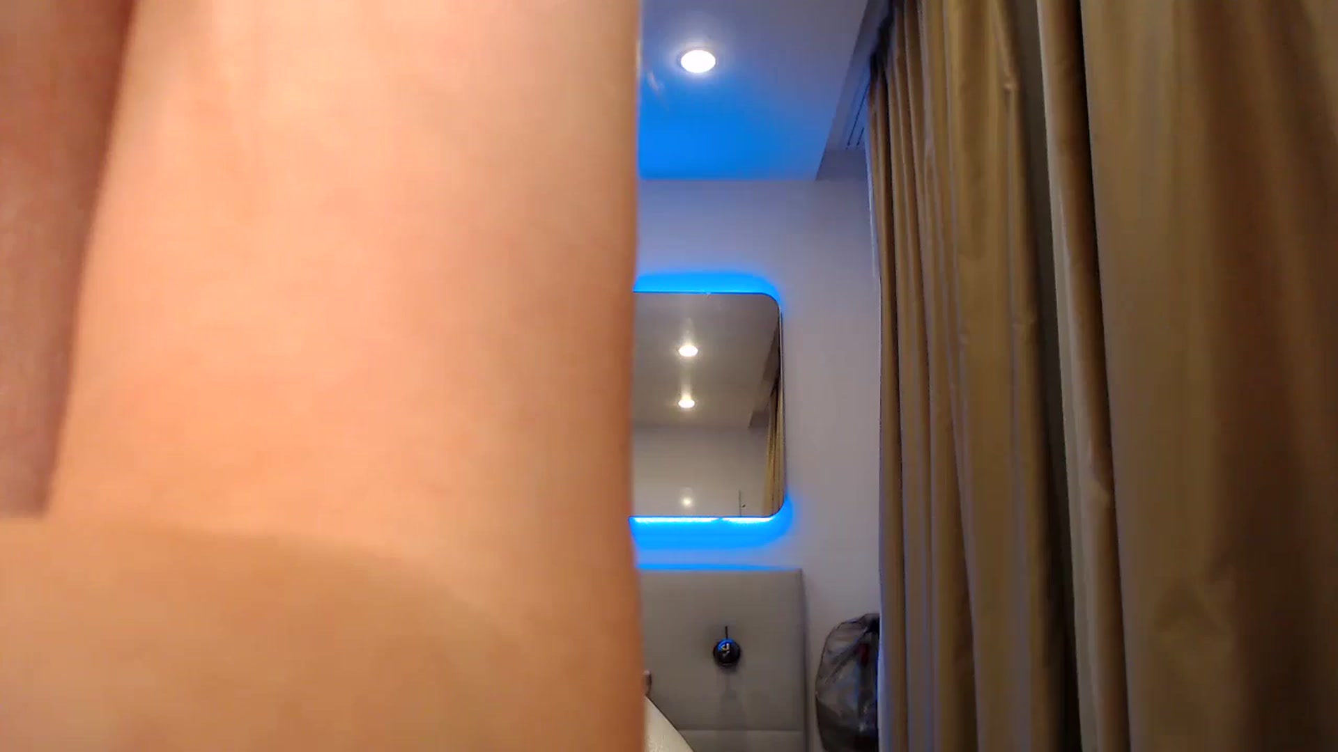 Gallery image thumbnail from Aby_Frost's myfreecams stream on, 12/22/2024, 16:09 image 16 of 20