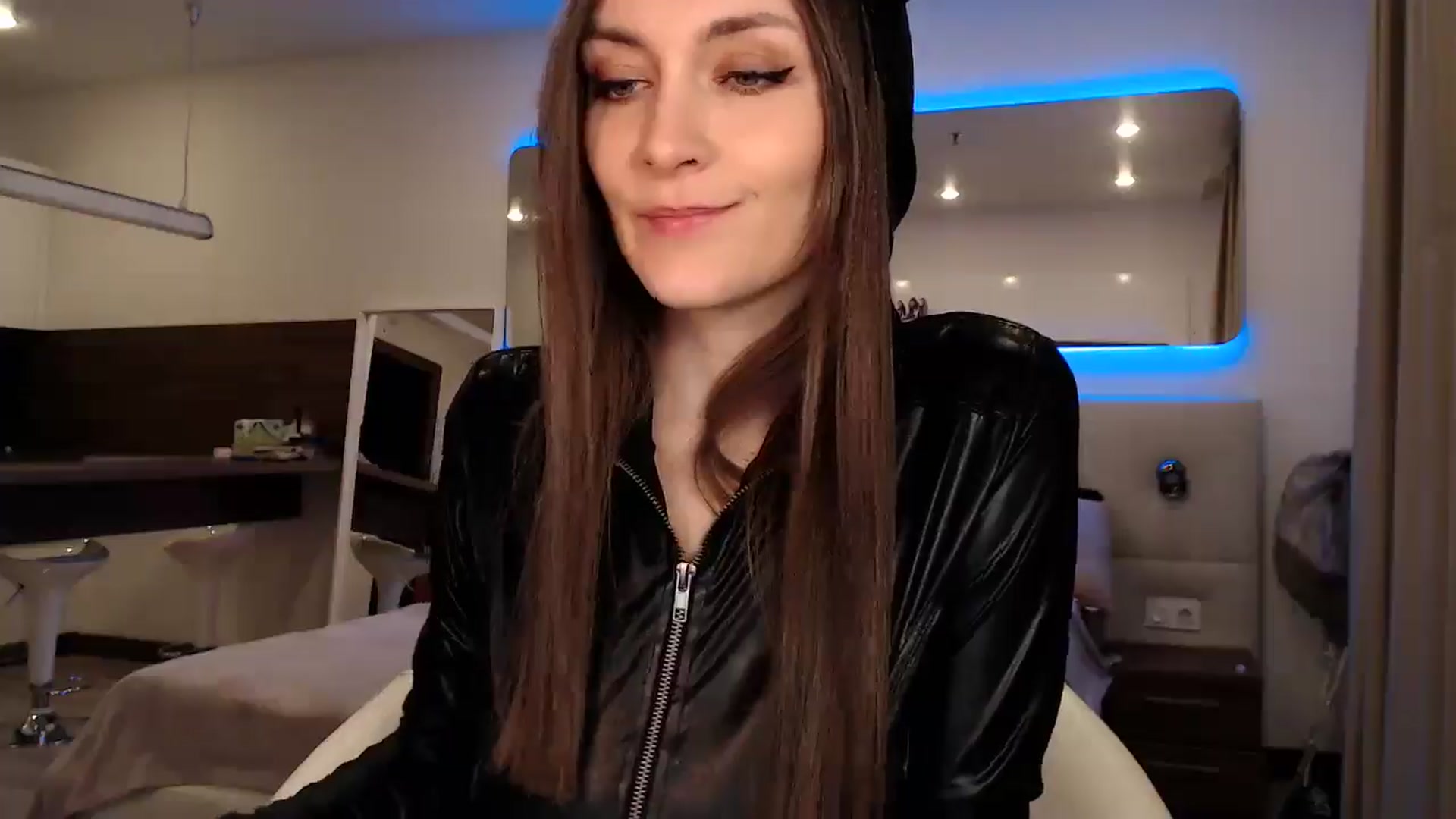 Gallery image thumbnail from Aby_Frost's myfreecams stream on, 03/30/2025, 23:16 image 11 of 20
