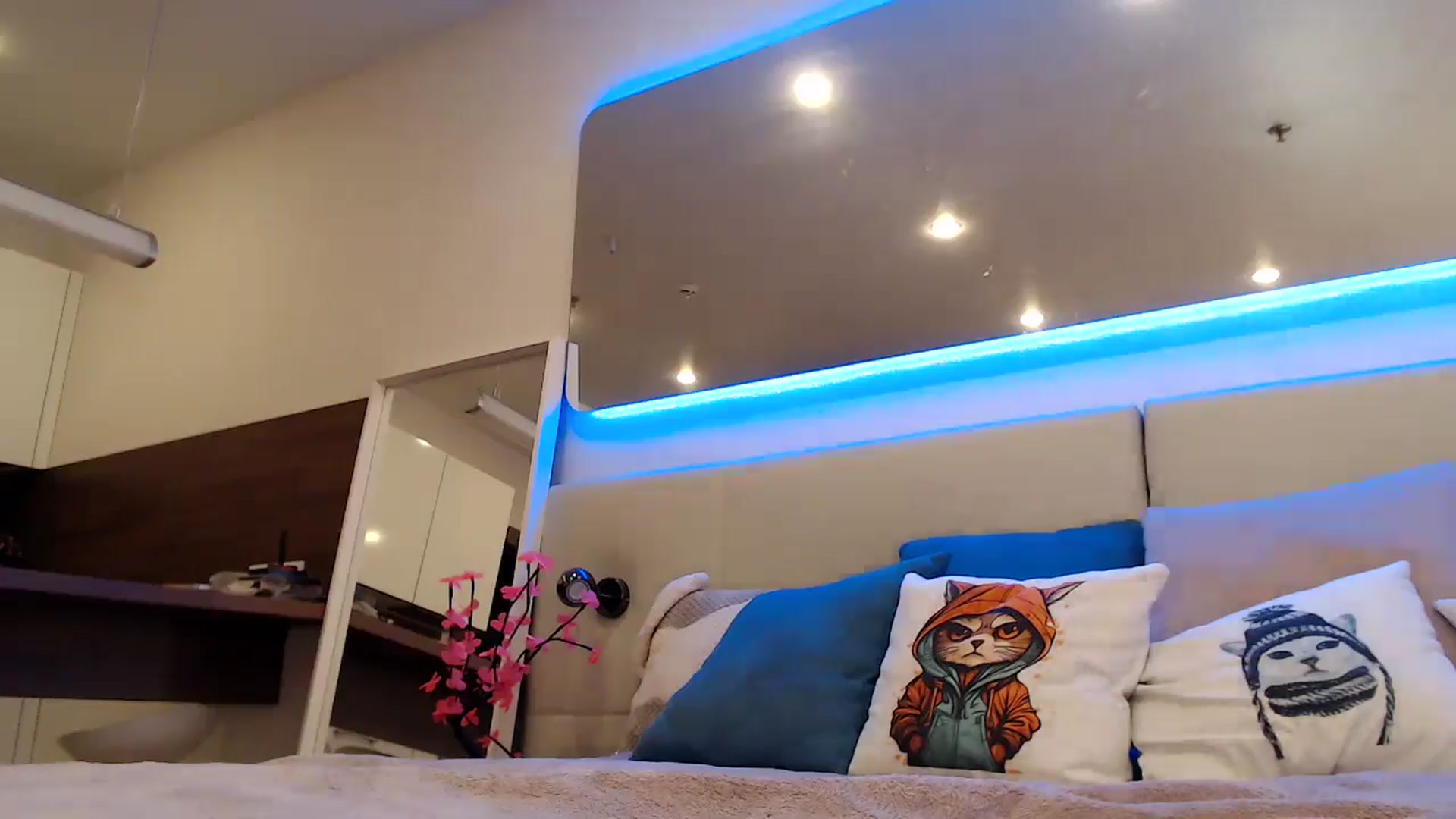 Gallery image thumbnail from Aby_Frost's myfreecams stream on, 06/16/2025, 16:55 image 19 of 20