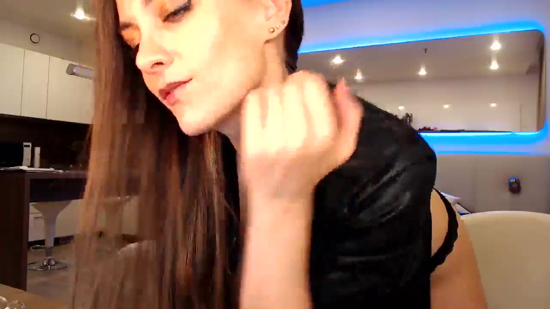 Gallery image thumbnail from Aby_Frost's myfreecams stream on, 10/27/2025, 02:29 image 13 of 20