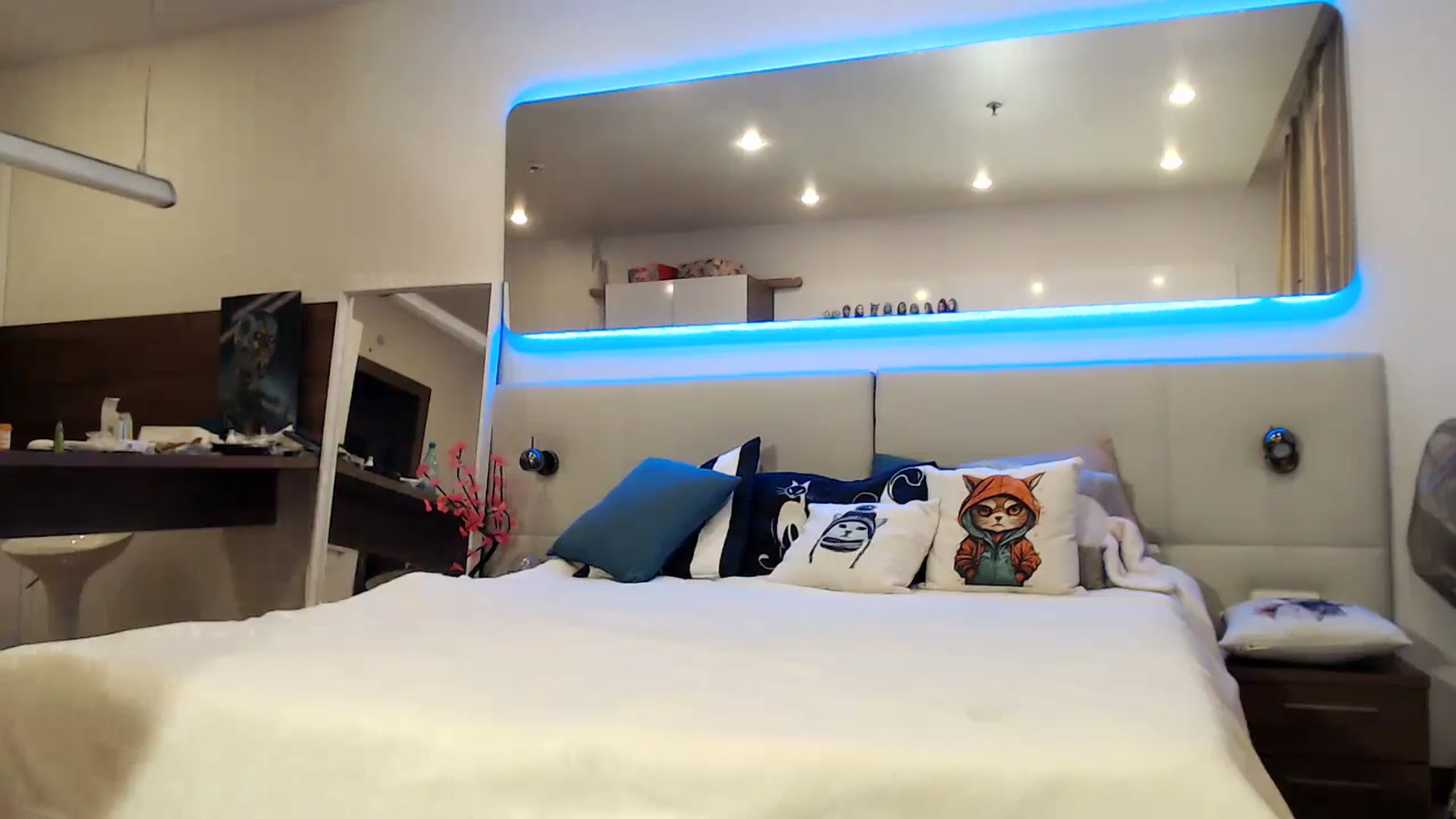 Gallery image thumbnail from Aby_Frost's myfreecams stream on, 01/25/2026, 16:26 image 10 of 20