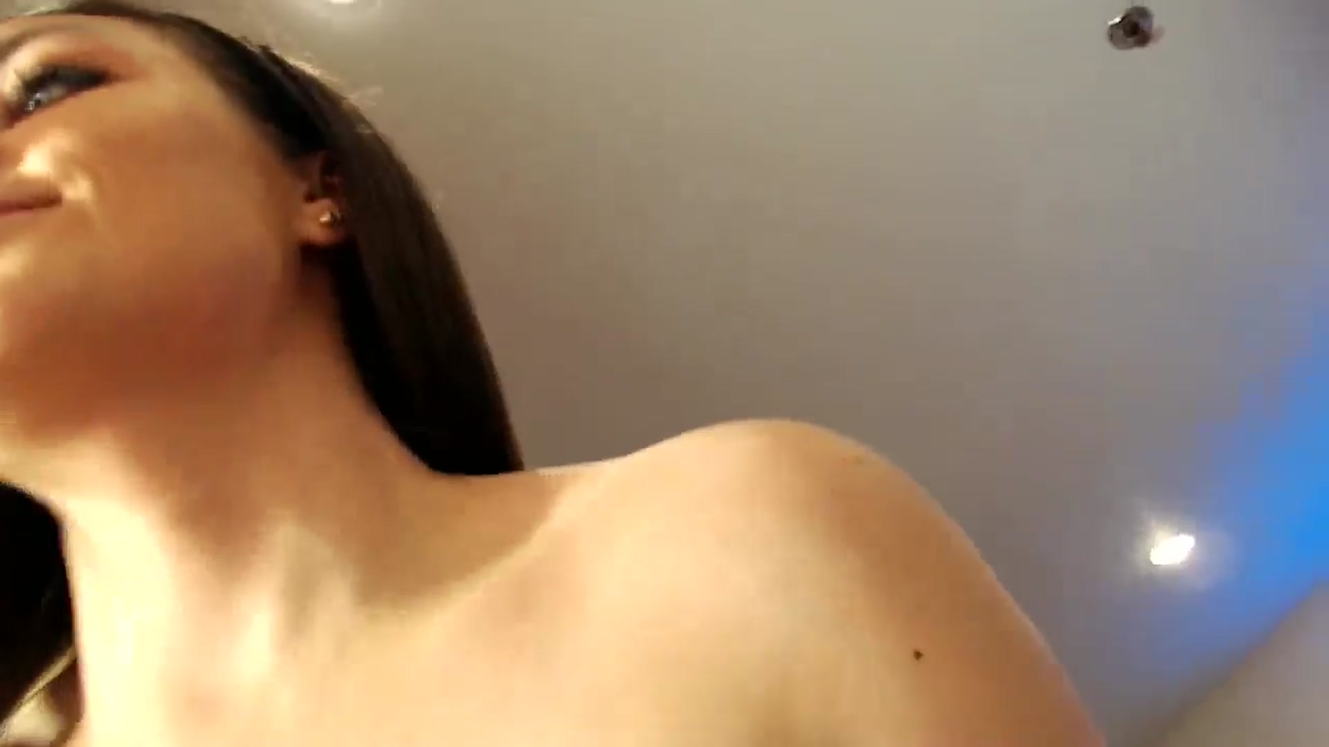 Gallery image thumbnail from Aby_Frost's myfreecams stream on, 02/11/2026, 18:19 image 16 of 20