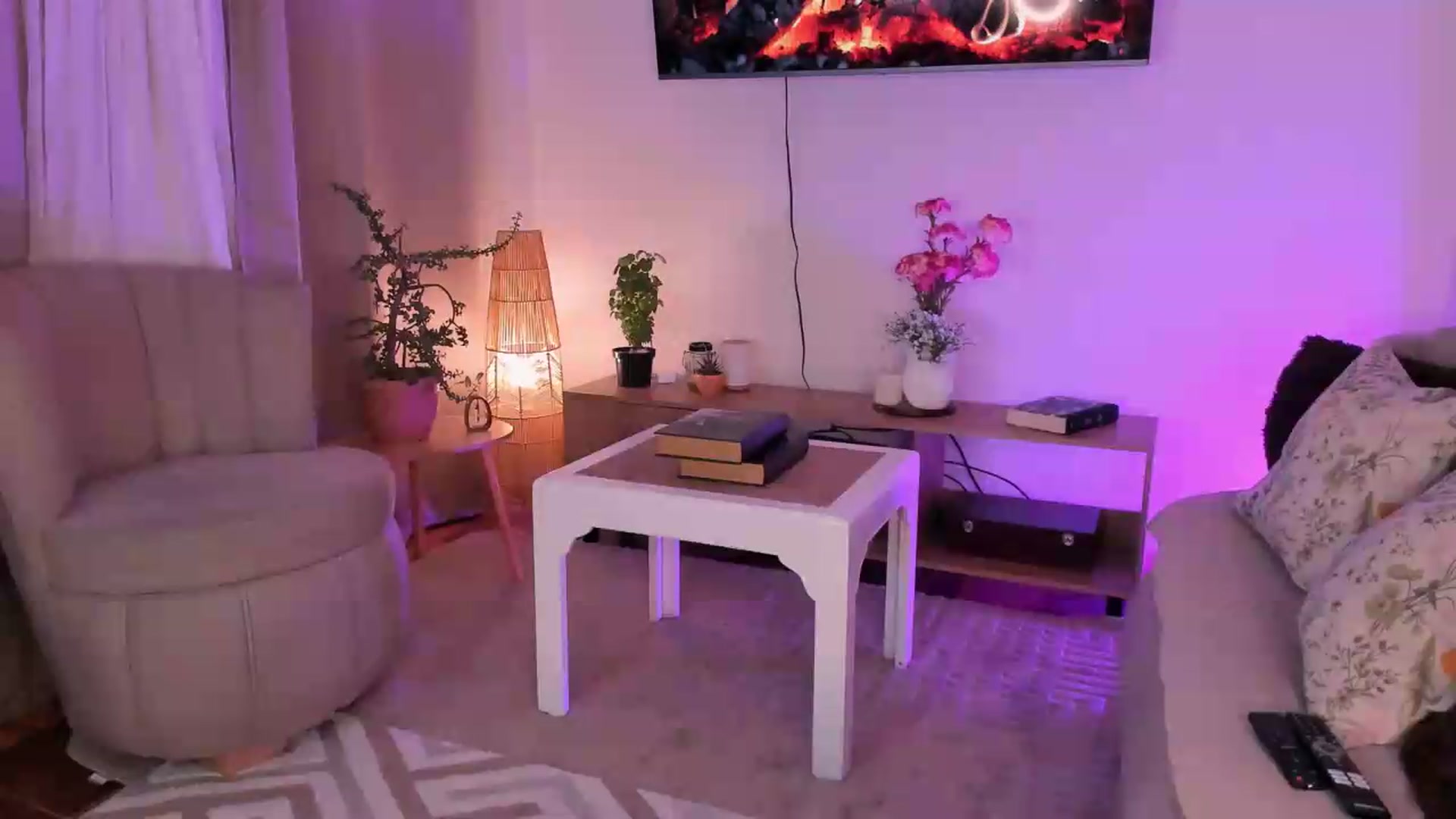 Gallery image thumbnail from Abynanami's myfreecams stream on, 05/26/2026, 01:27 image 6 of 20