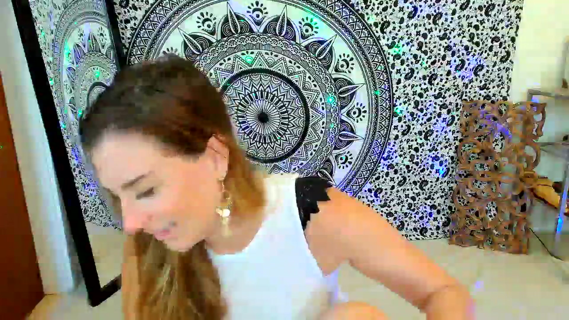 Gallery image thumbnail from AcaciaOracle's myfreecams stream on, 08/24/2023, 22:55 image 12 of 20