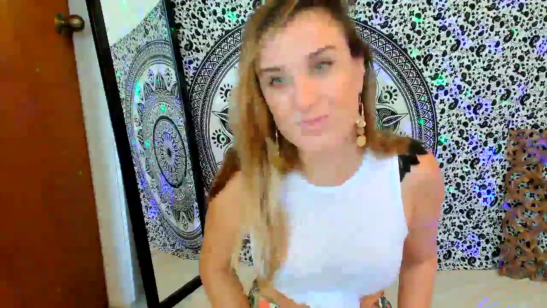 Gallery image thumbnail from AcaciaOracle's myfreecams stream on, 08/24/2023, 22:55 image 16 of 20