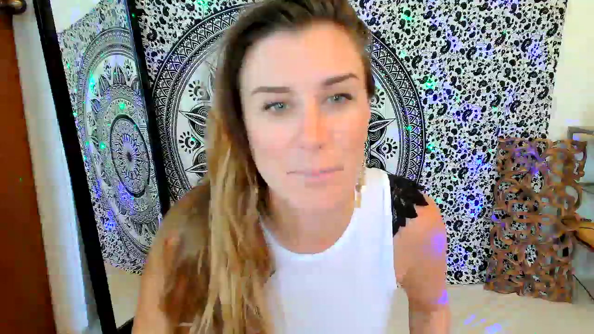 Gallery image thumbnail from AcaciaOracle's myfreecams stream on, 08/24/2023, 22:55 image 17 of 20
